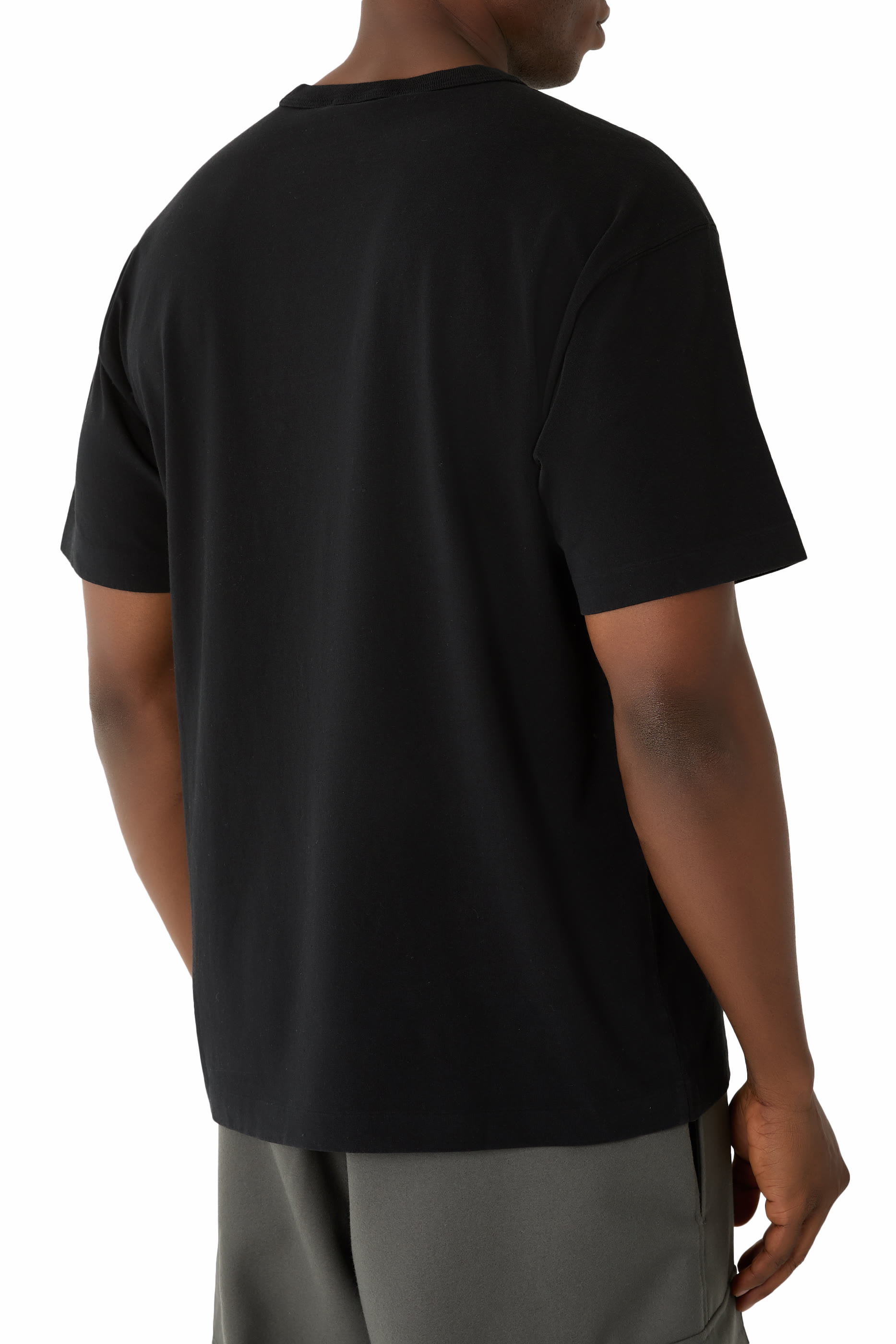 تيشيرت مطرز بشعار الماركة