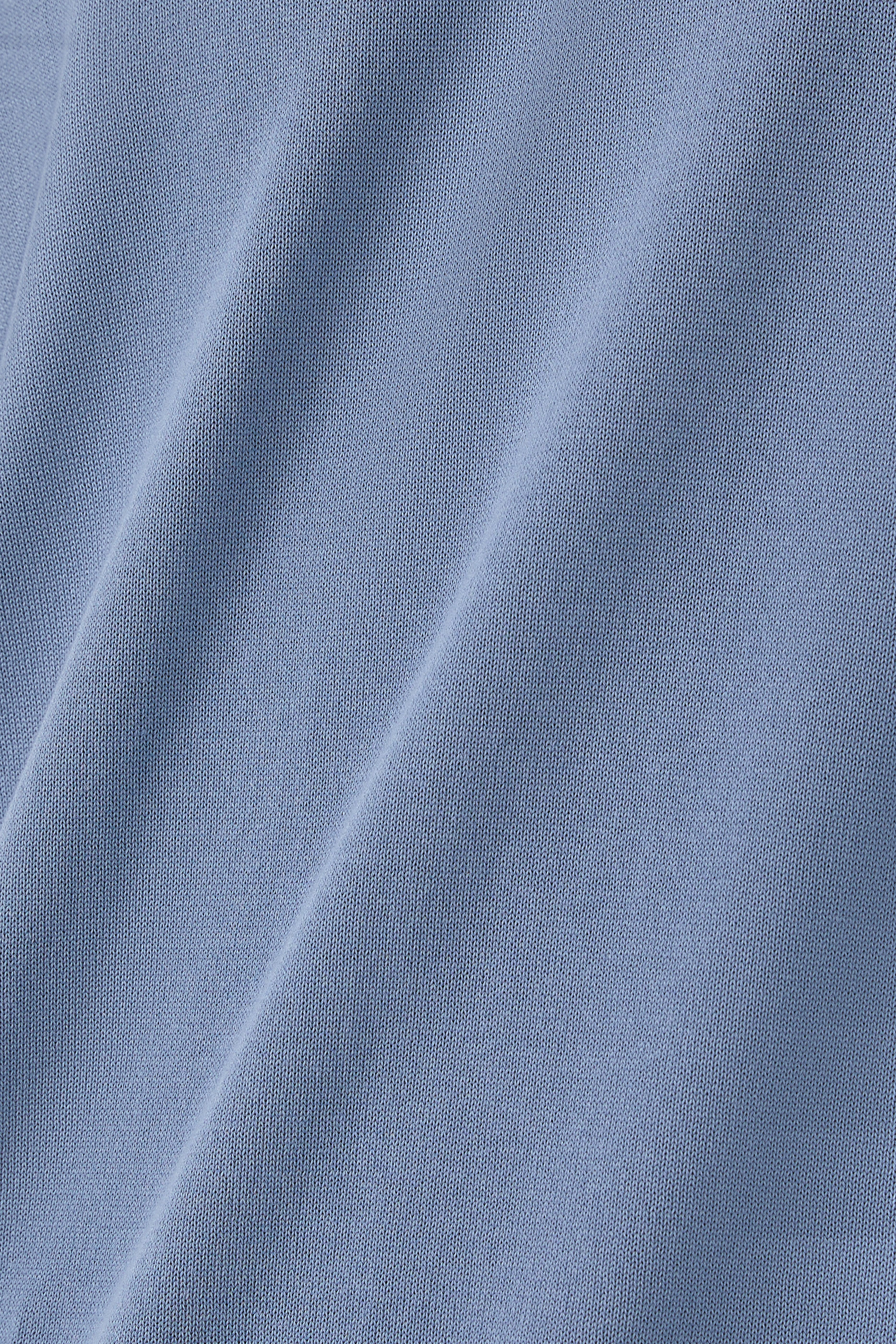 سترة بياقة ضيقة وقصة ضيقة كريب