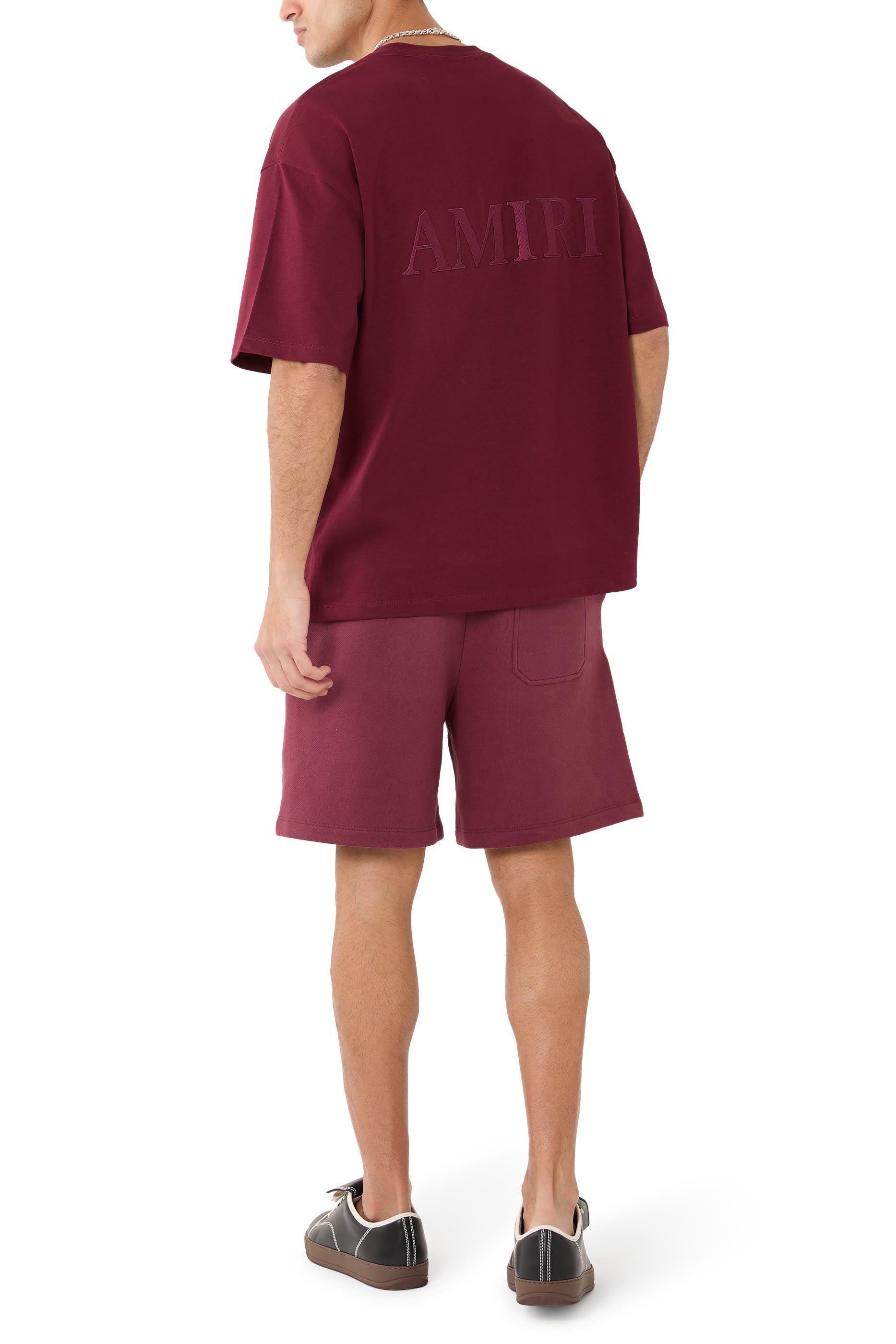 تيشيرت بقصة فضفاضة