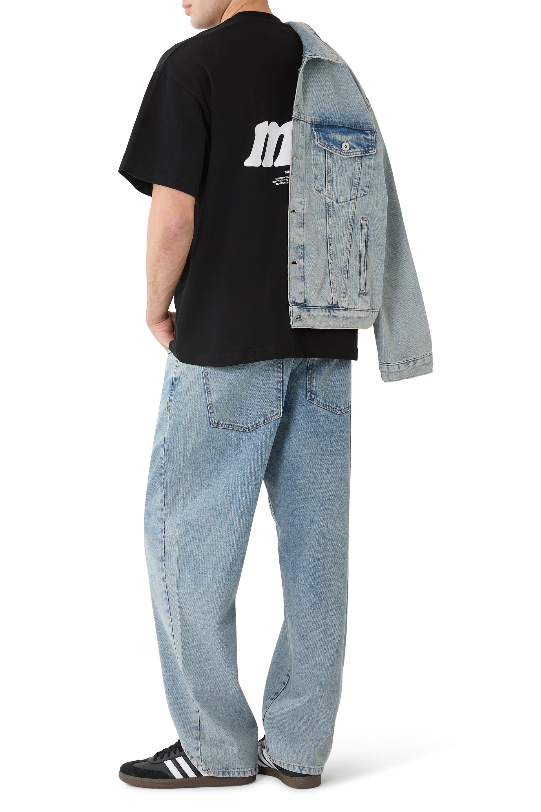 تيشيرت بنقشة شعار الماركة