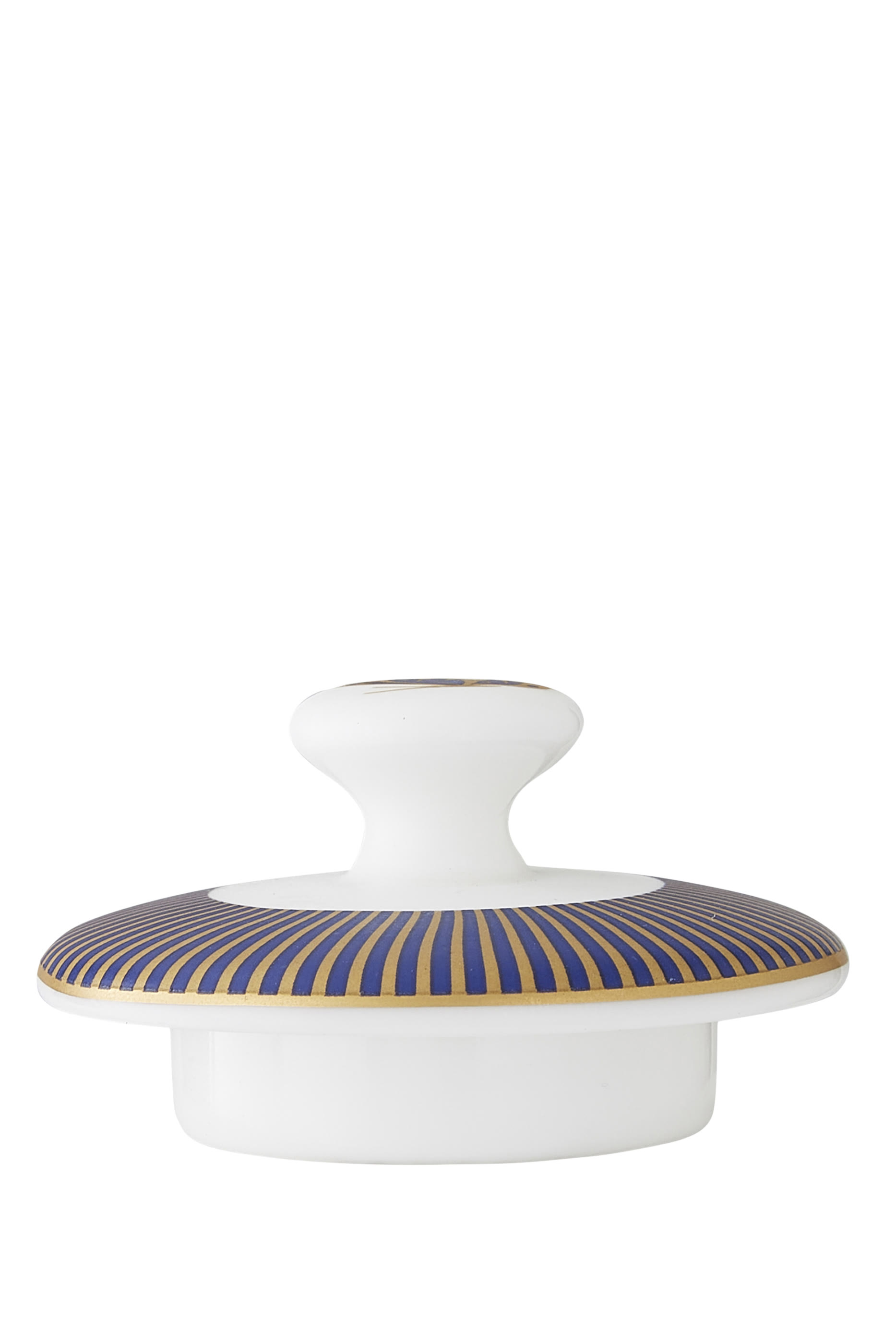 إبريق مشروبات ماكيرا كونويسور مع غطاء