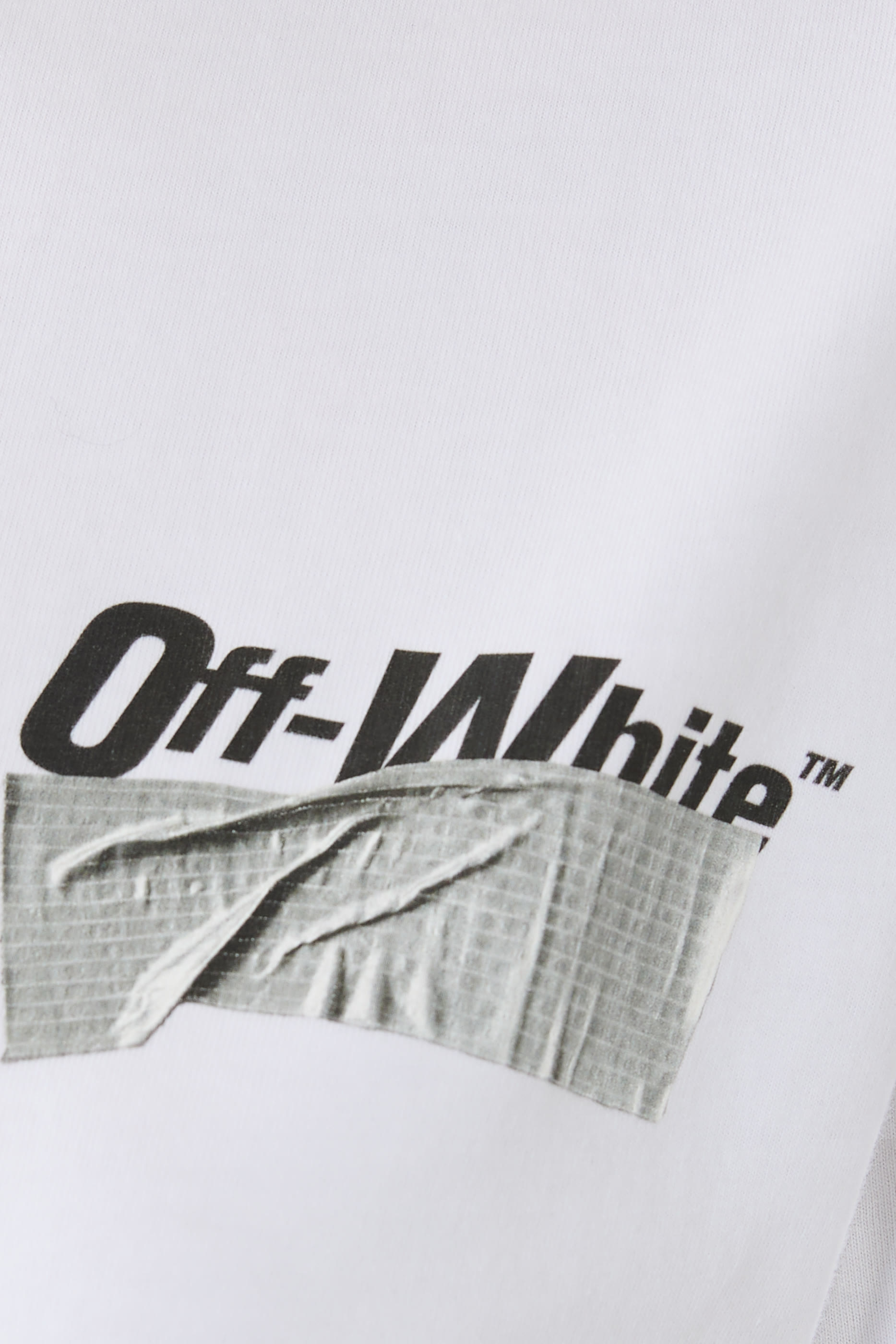 تيشيرت برقعة ساوندسيستم وقصة عادية