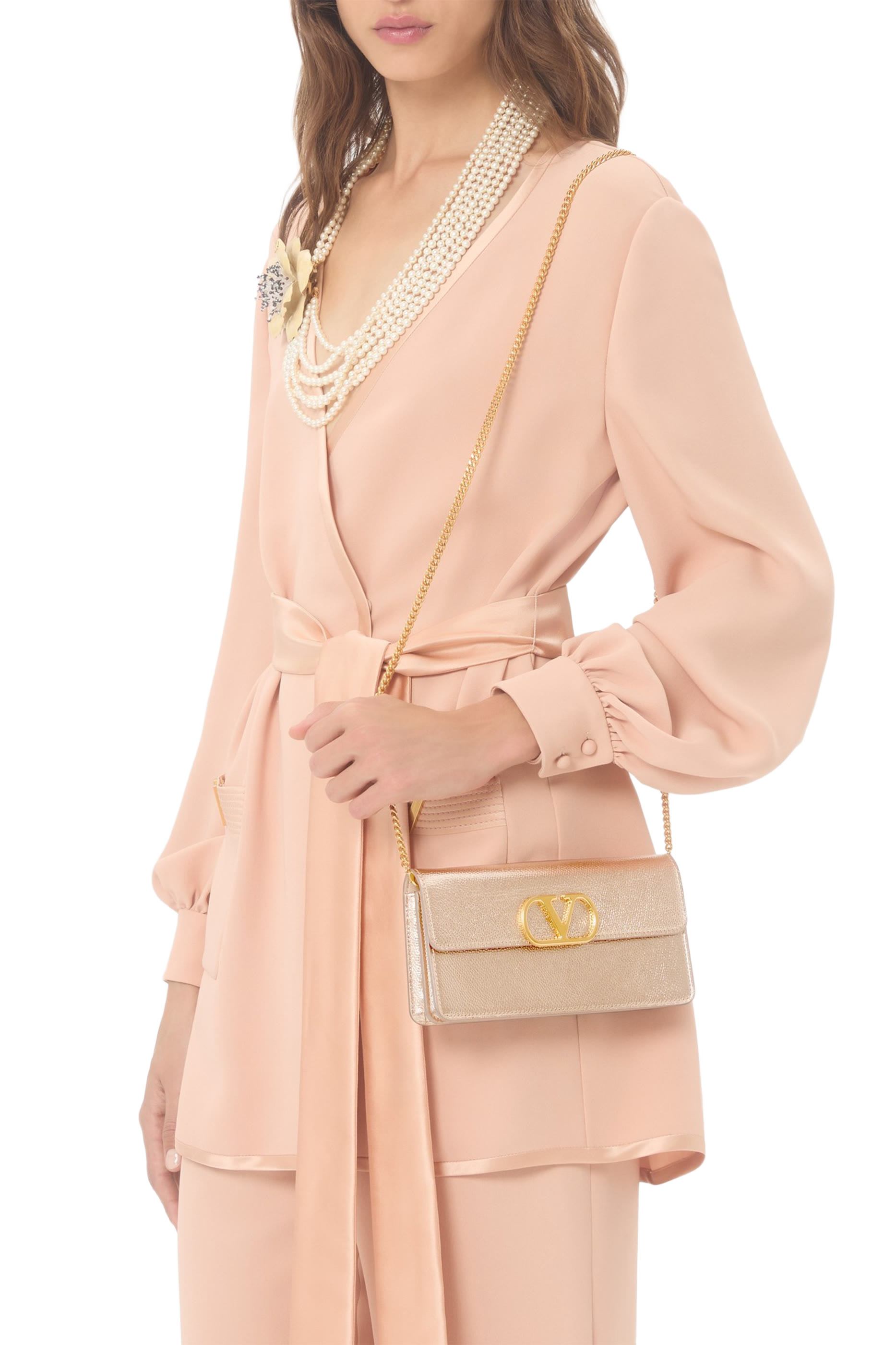 محفظة بحلية شعار الماركة جلد عجل لامع بارز الملمس