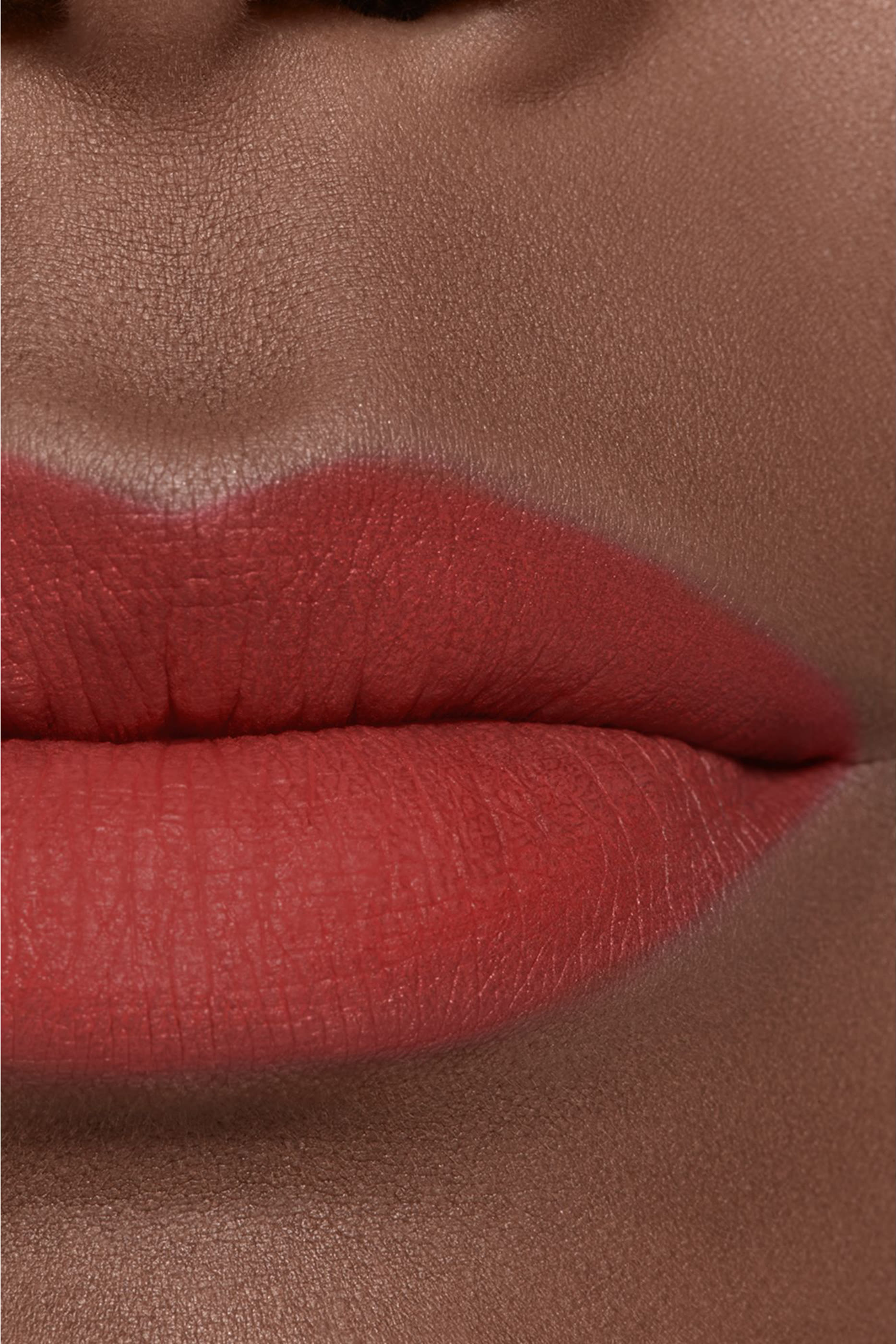 احمر شفاه Chanel Rouge Allure Liquid Velvet Ultrawear Intense مات سائل