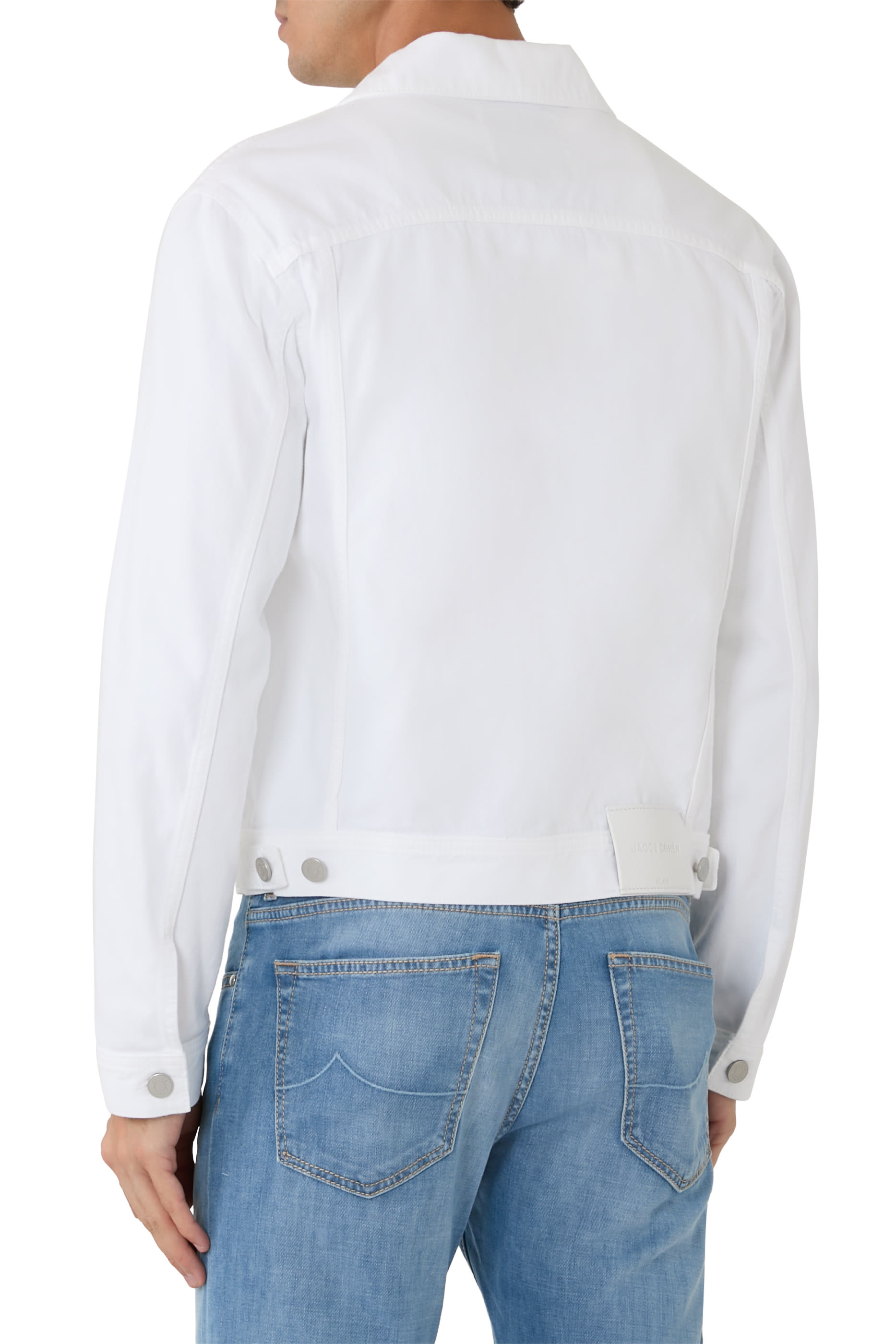 جاكيت تراكر