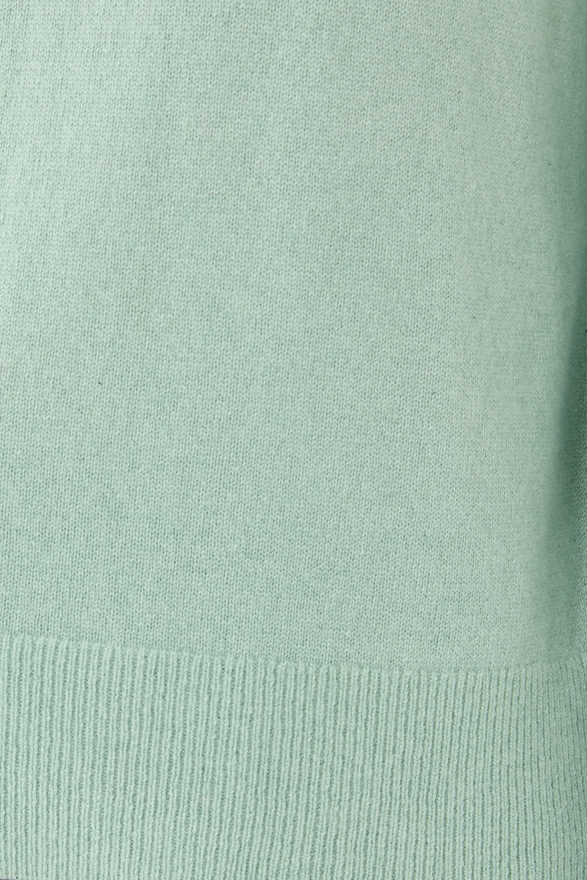 كنزة بياقة عالية كشمير