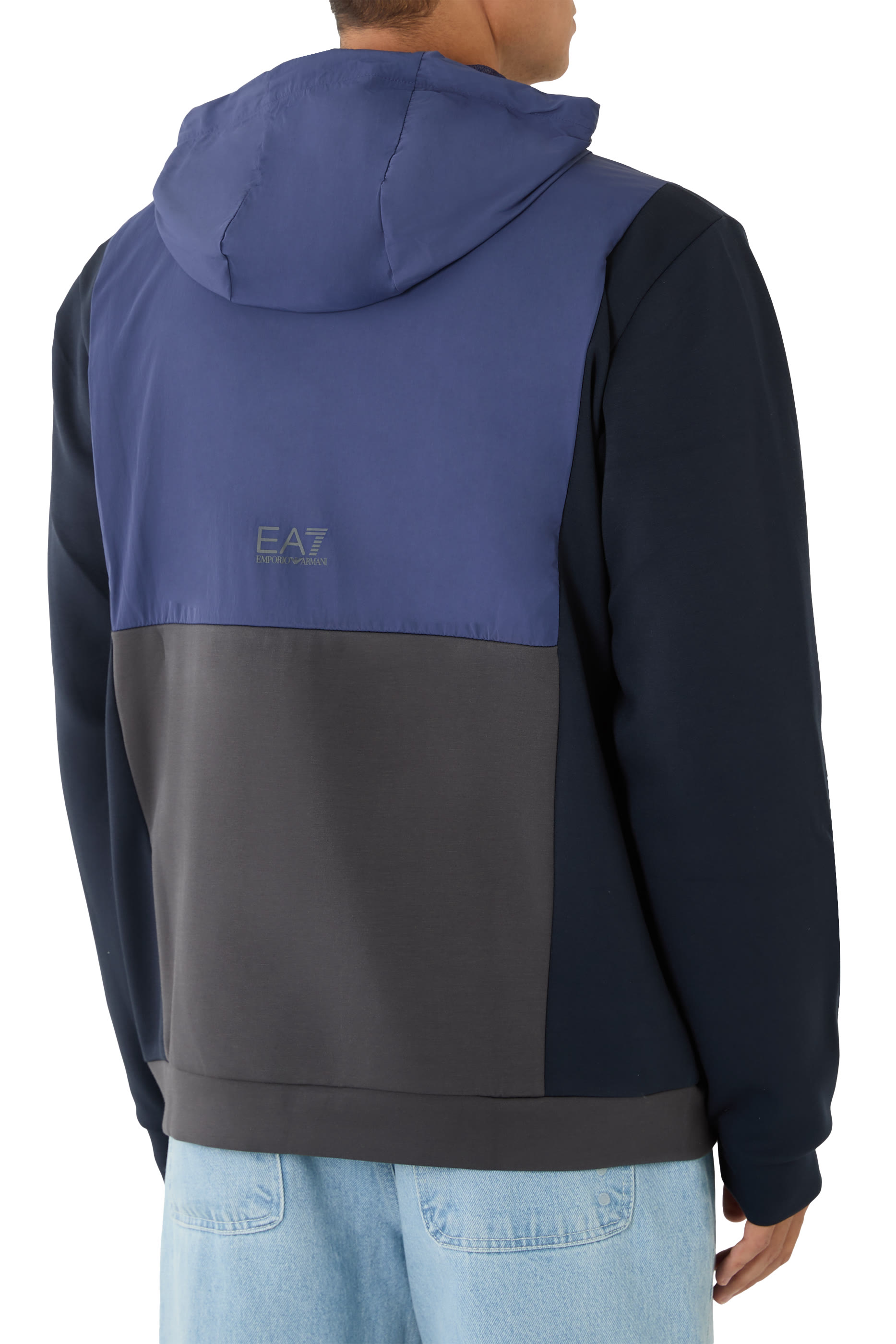 هودي رياضية مقسمة بألوان 