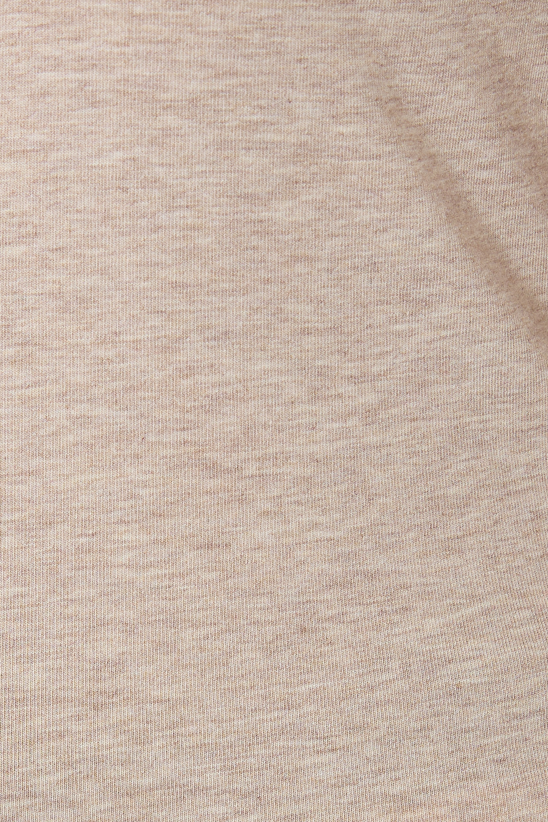 تيشيرت ريجينا بقصة ضيقة