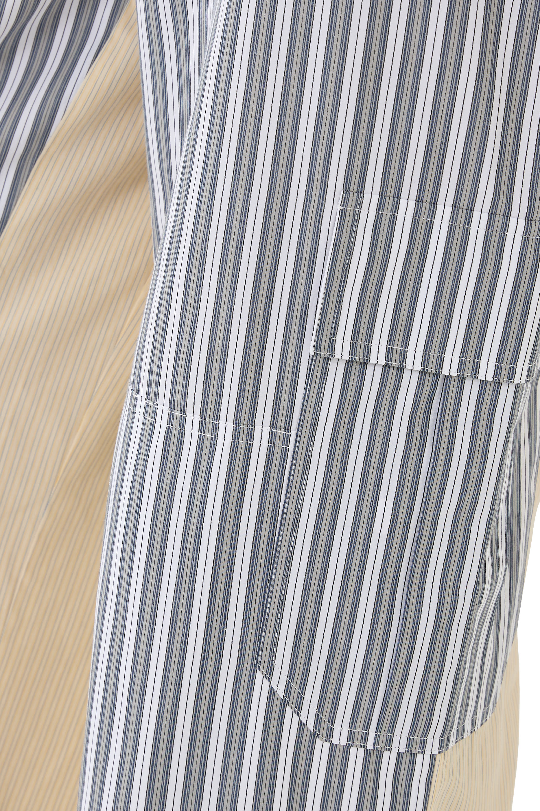 بنطال كارغو مخطط بقصة بقصة فضفاضة