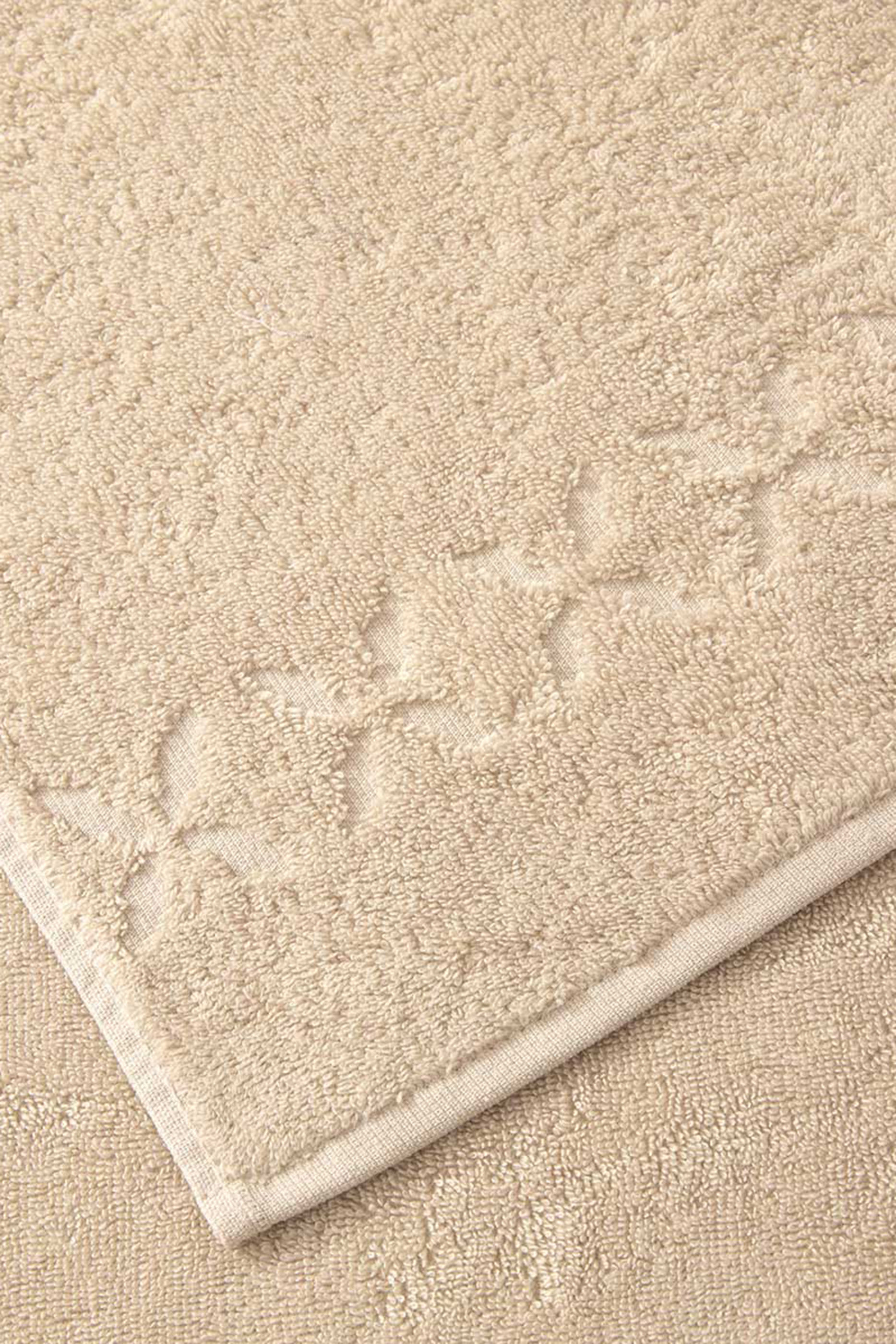 مناشف نايتشر