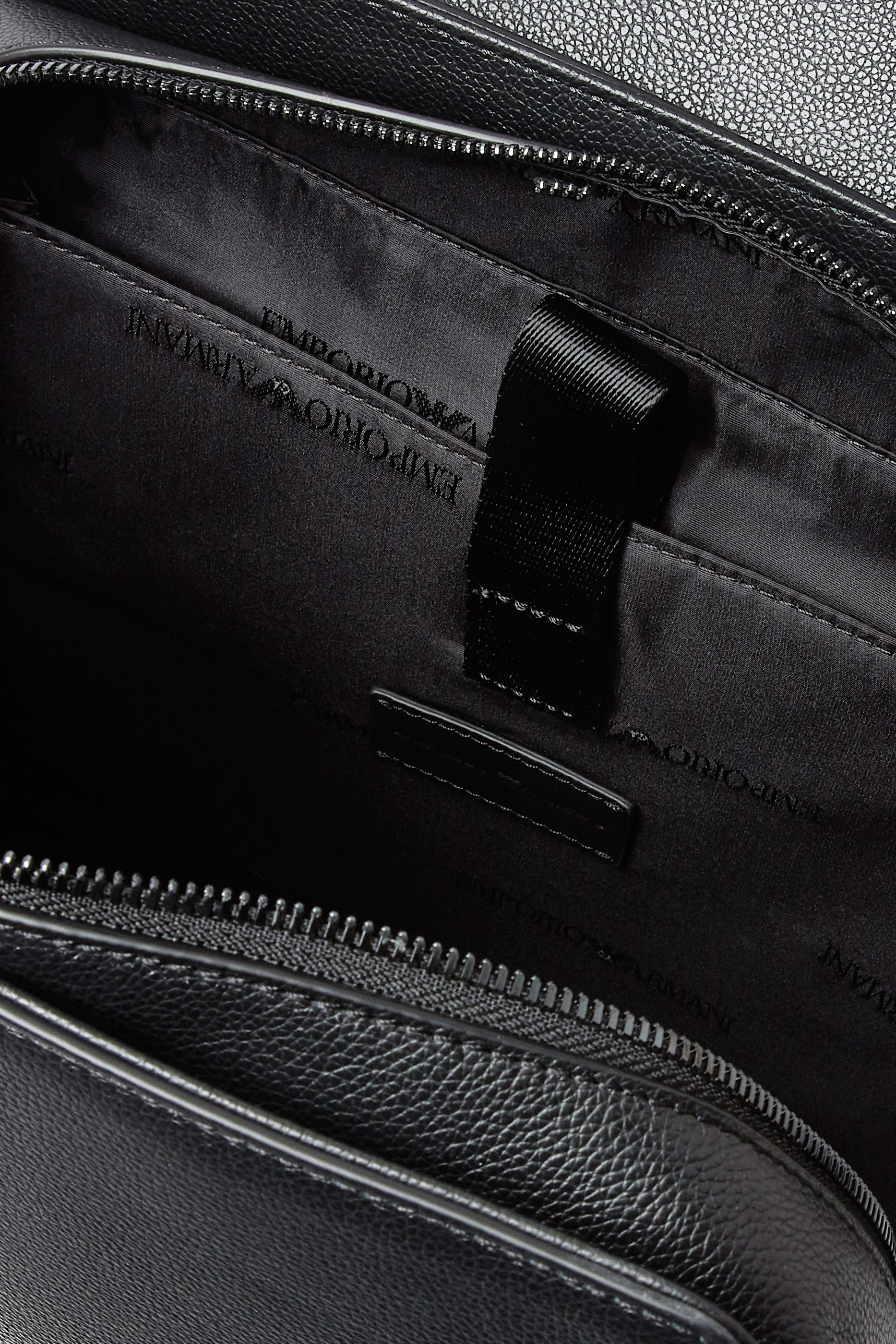 حقيبة ظهر بشعار الماركة جلد بارز الملمس