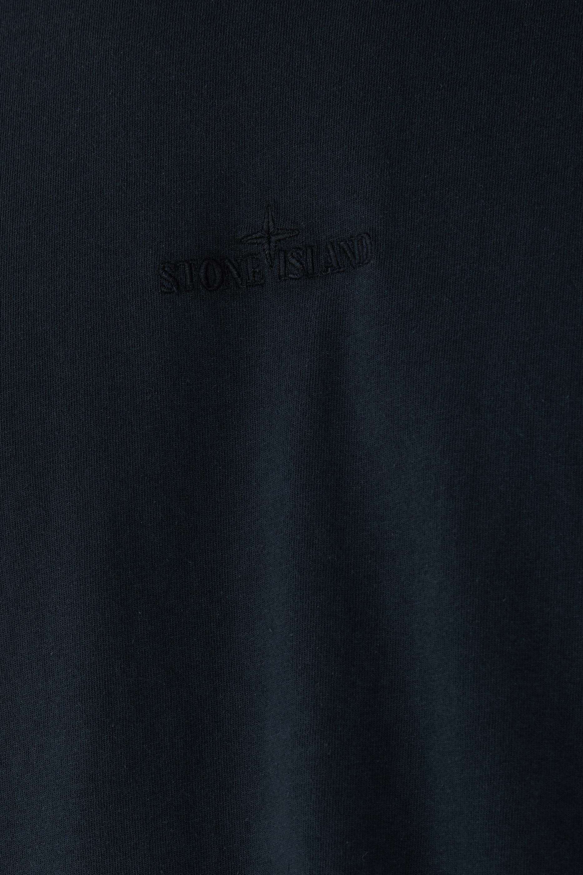 تيشيرت مطرز بشعار الماركة