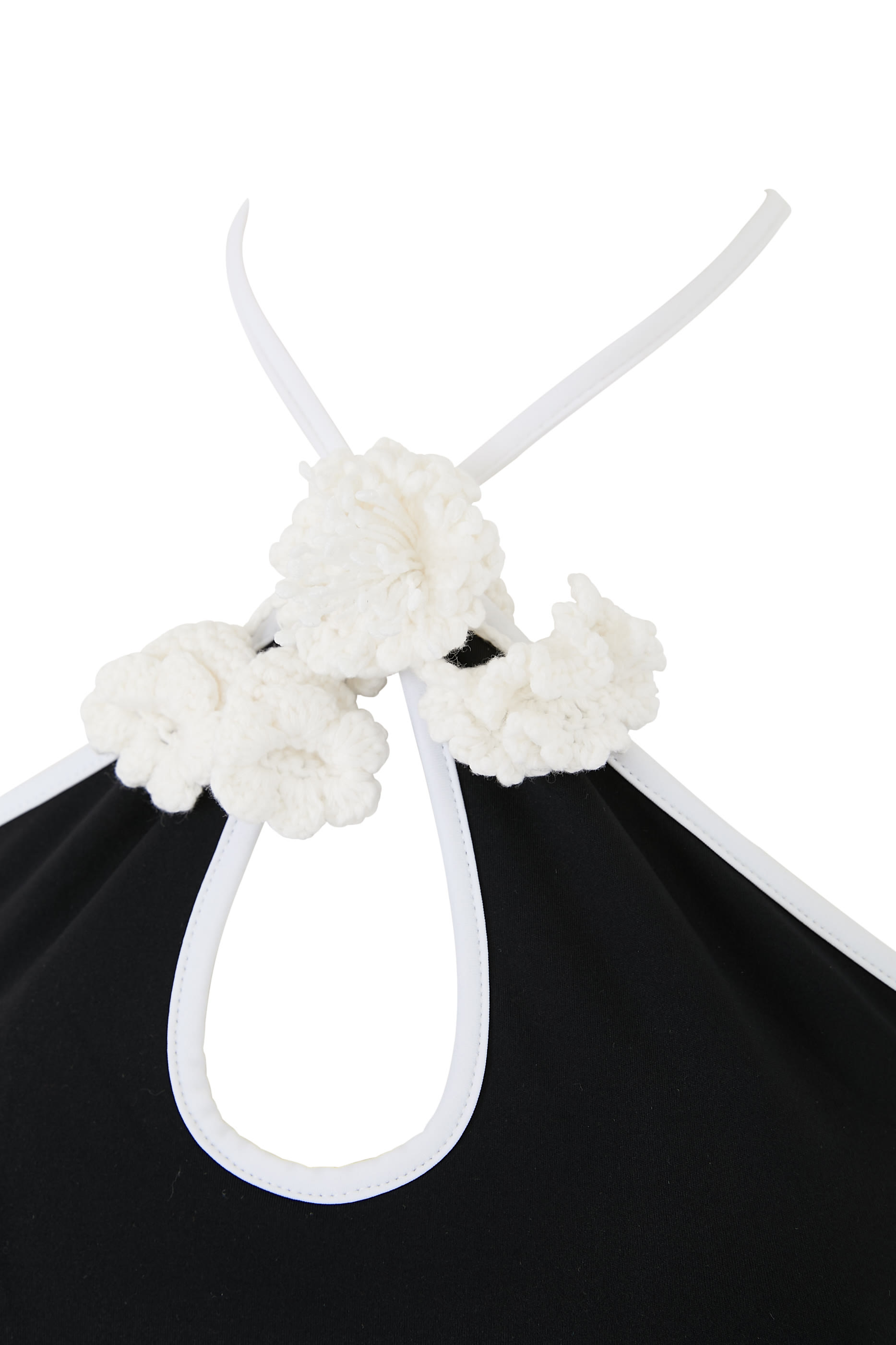 بدلة سباحة بزهرة كروشيه 