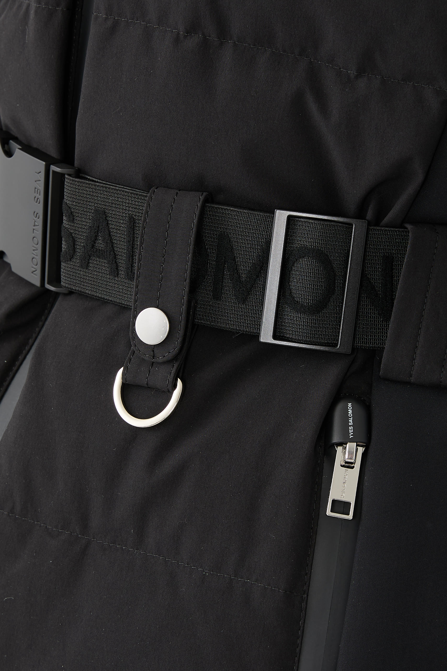 جاكيت تزلج بحافة فرو