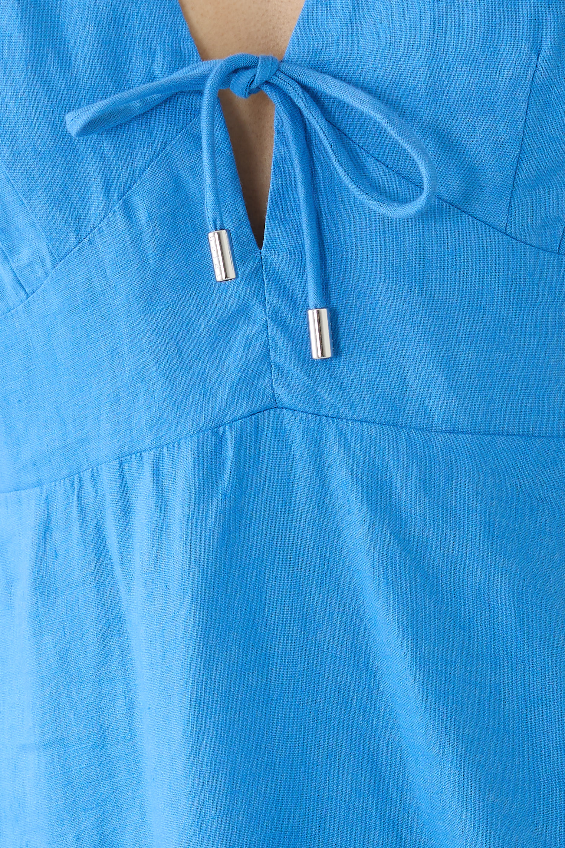 فستان سكيروس متوسط ​​الطول