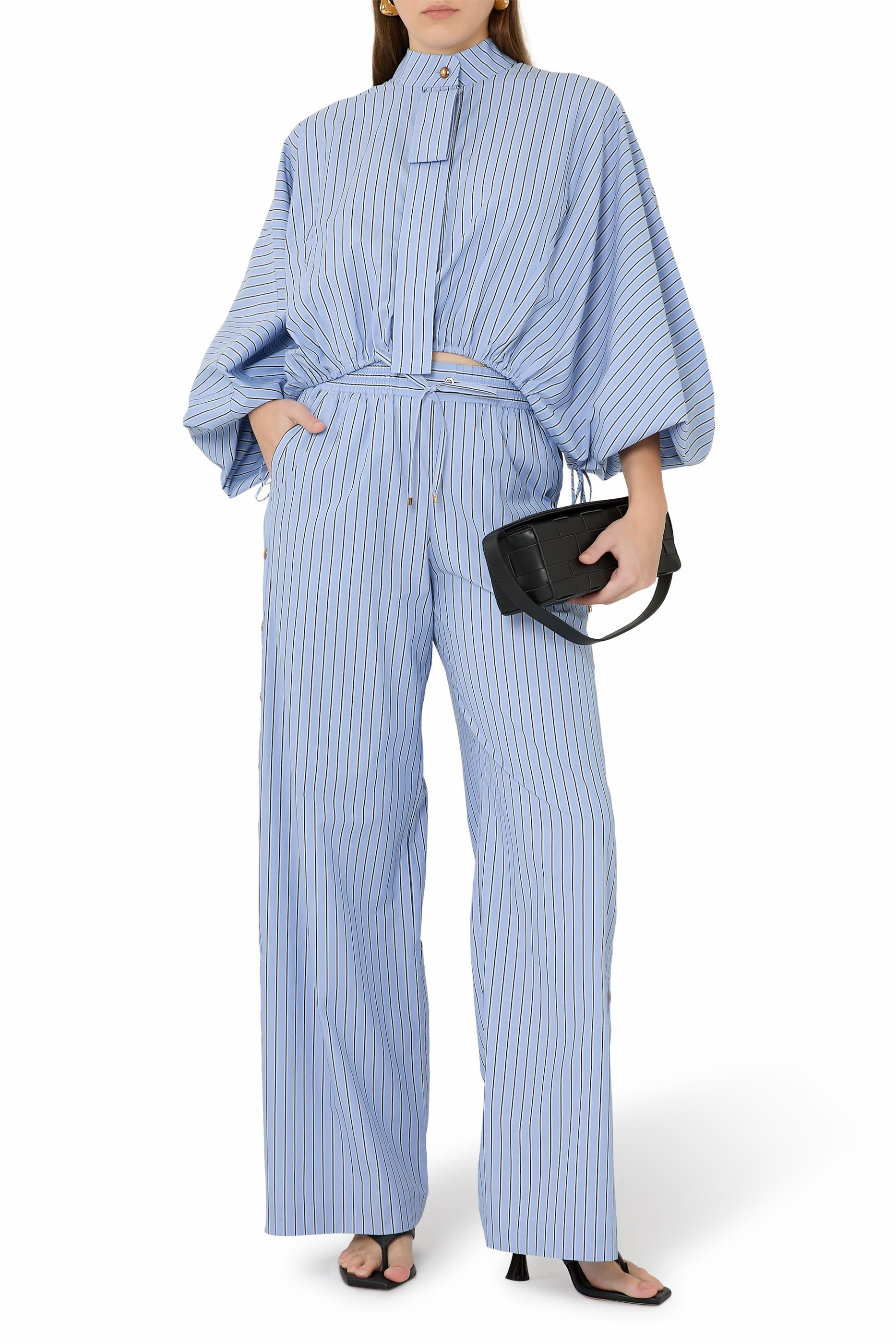 بلوزة مخططة برباط تضييق