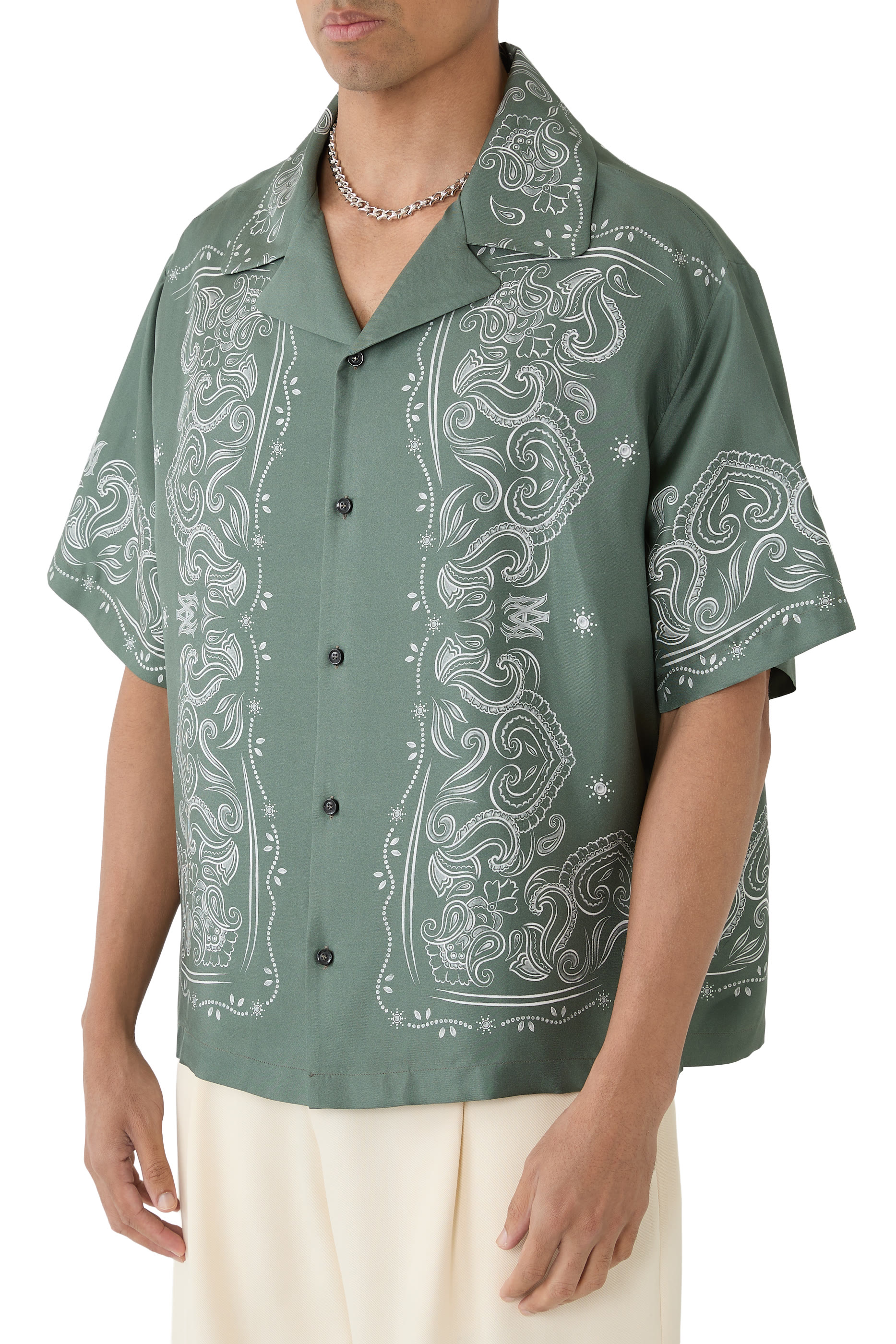 قميص بولينغ بطبعة باندانا وقصة فضفاضة