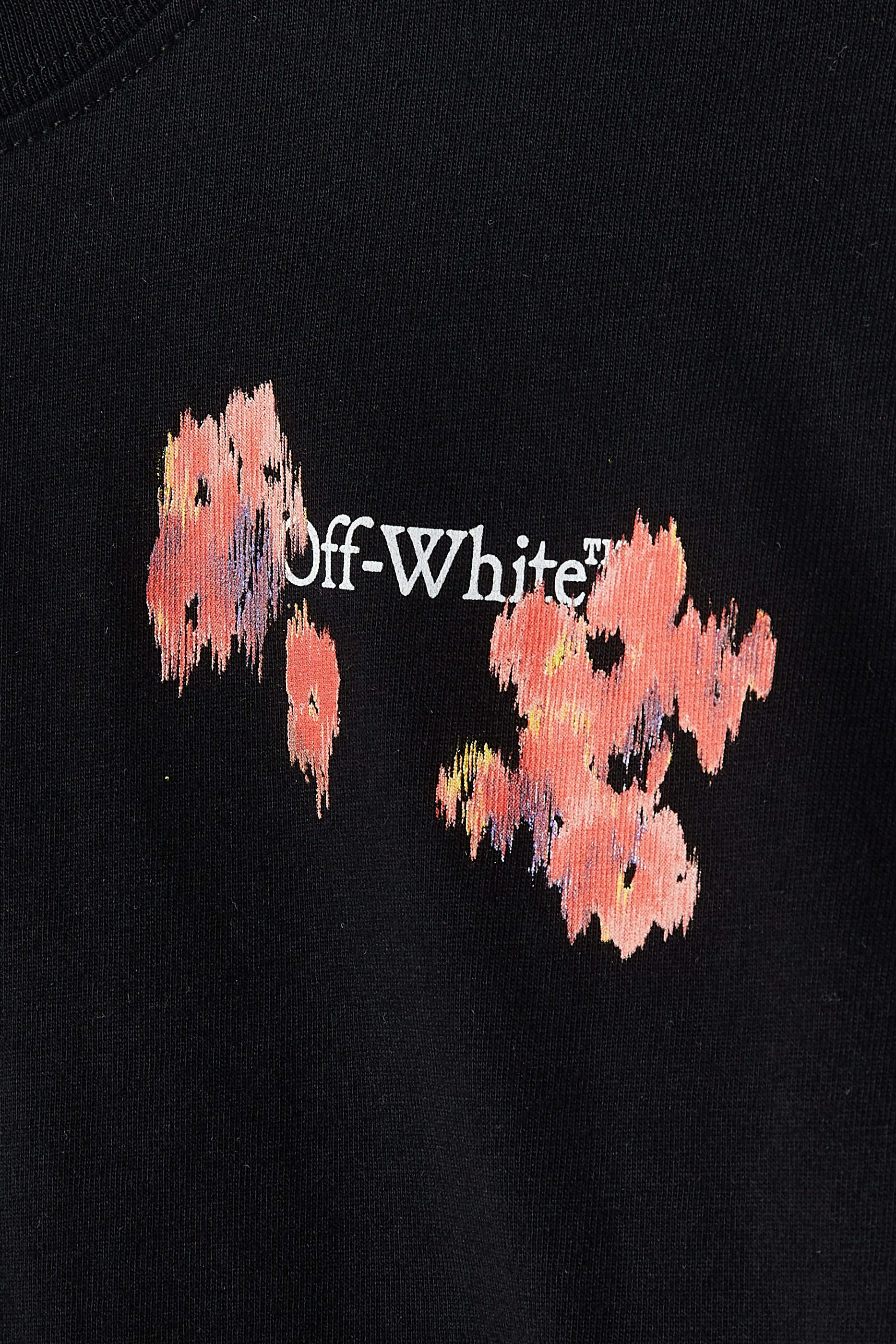 تيشيرت بطبعة أسهم وشعار الماركة بتصميم زهور