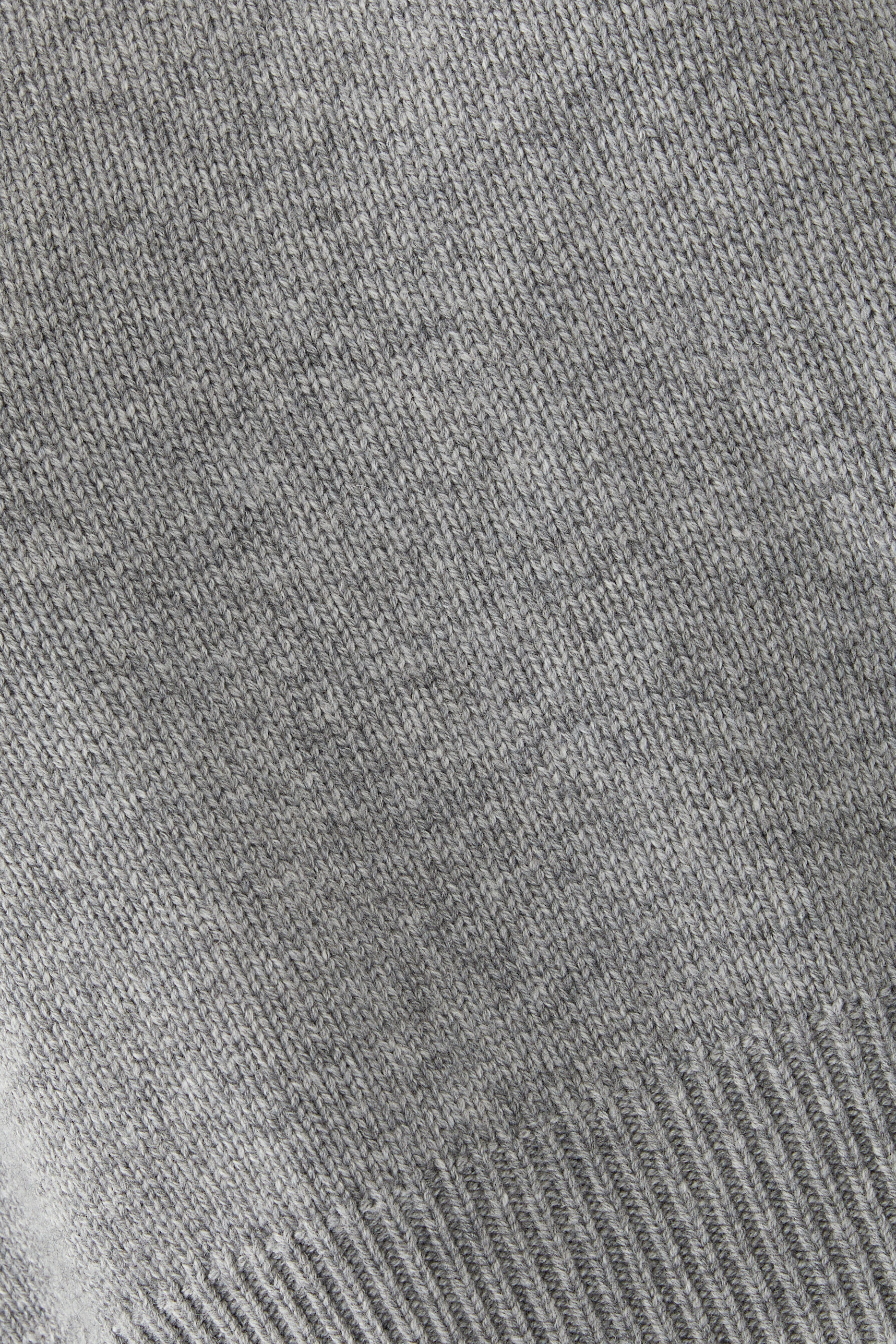 كنزة بقصة واسعة