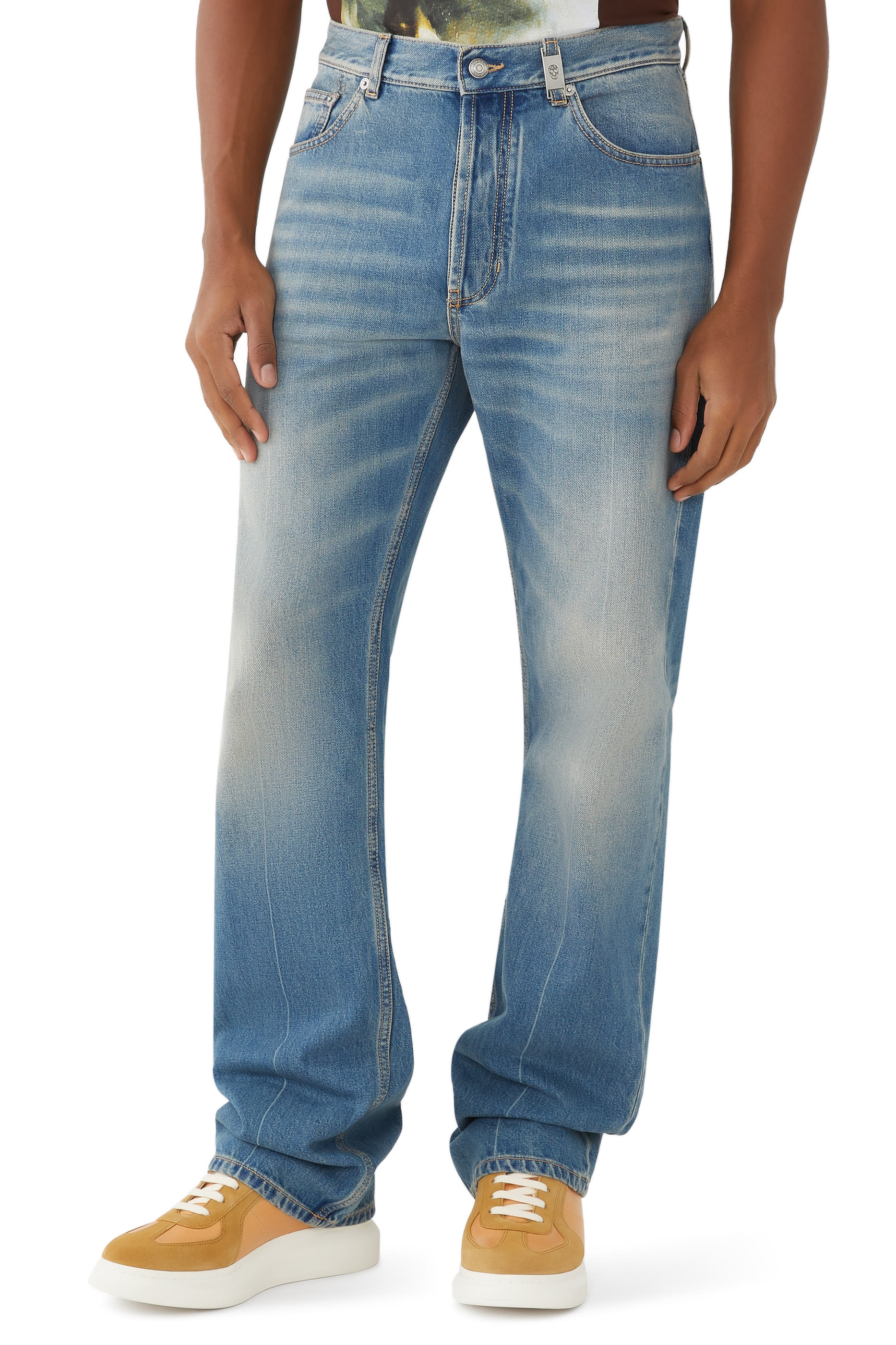 بنطال بقصة ساق مستقيمة