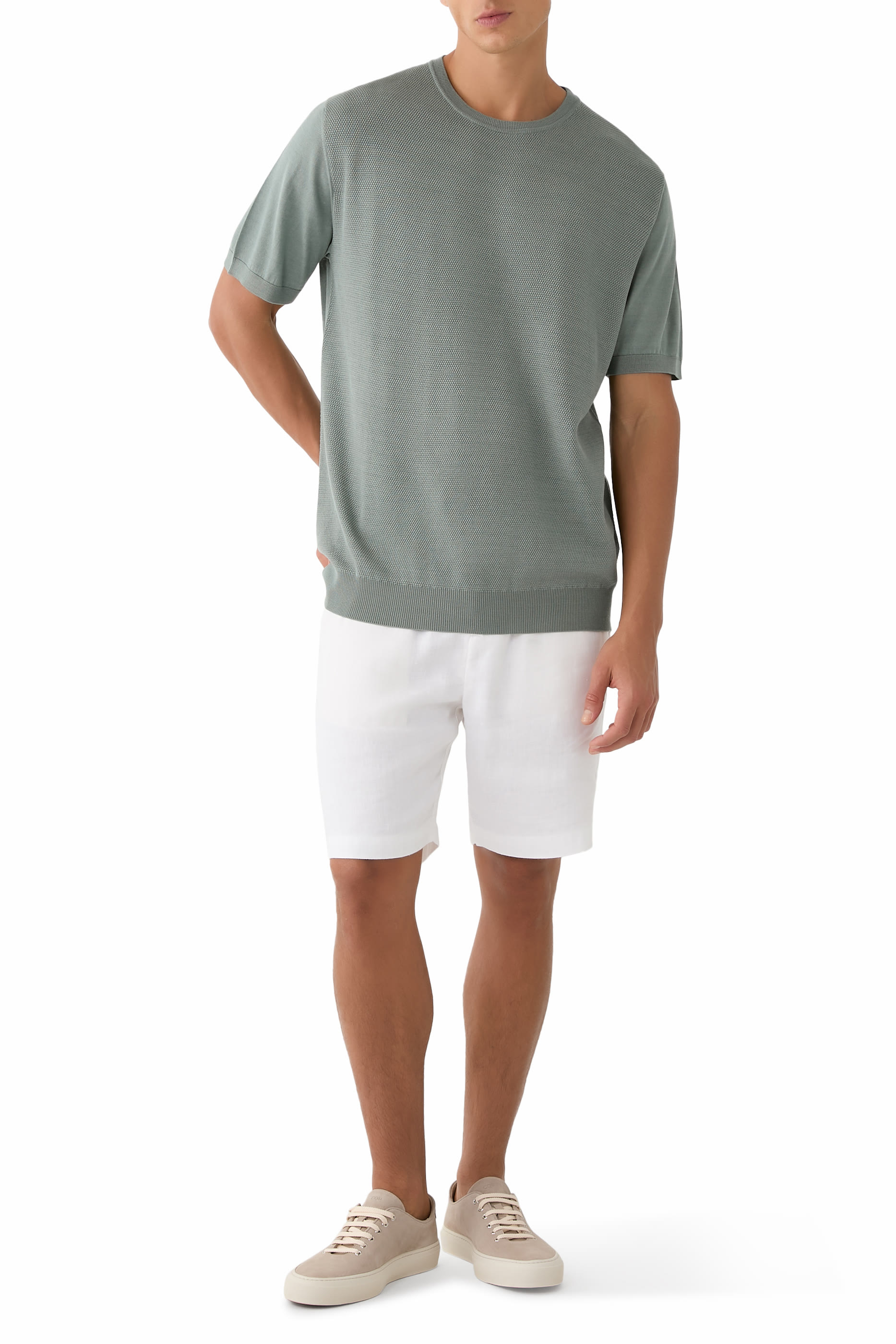 تيشيرت منسوج بياقة ضيقة