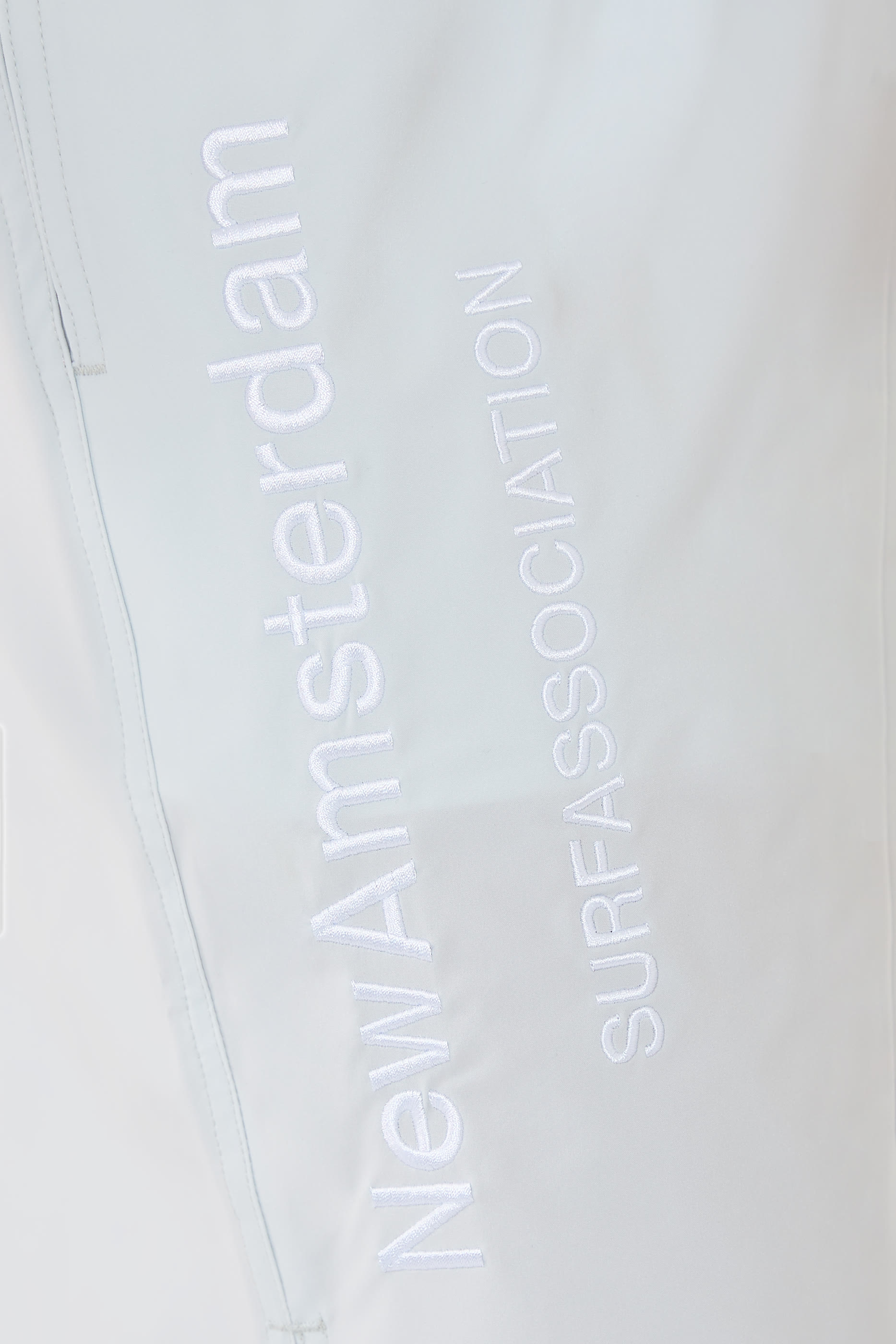 شورت سباحة بشعار الماركة