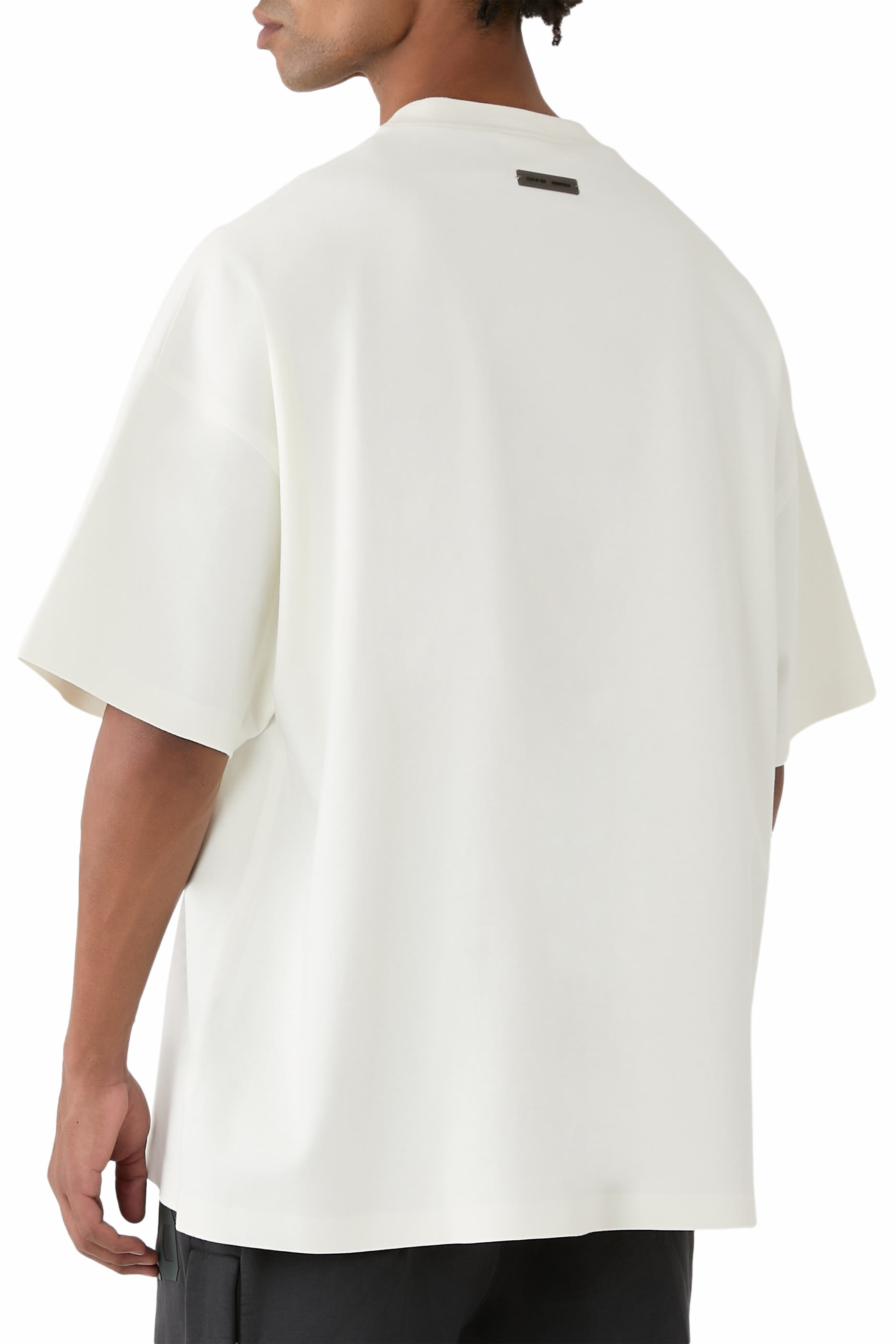 تيشيرت بتصميم من التسعينيات 