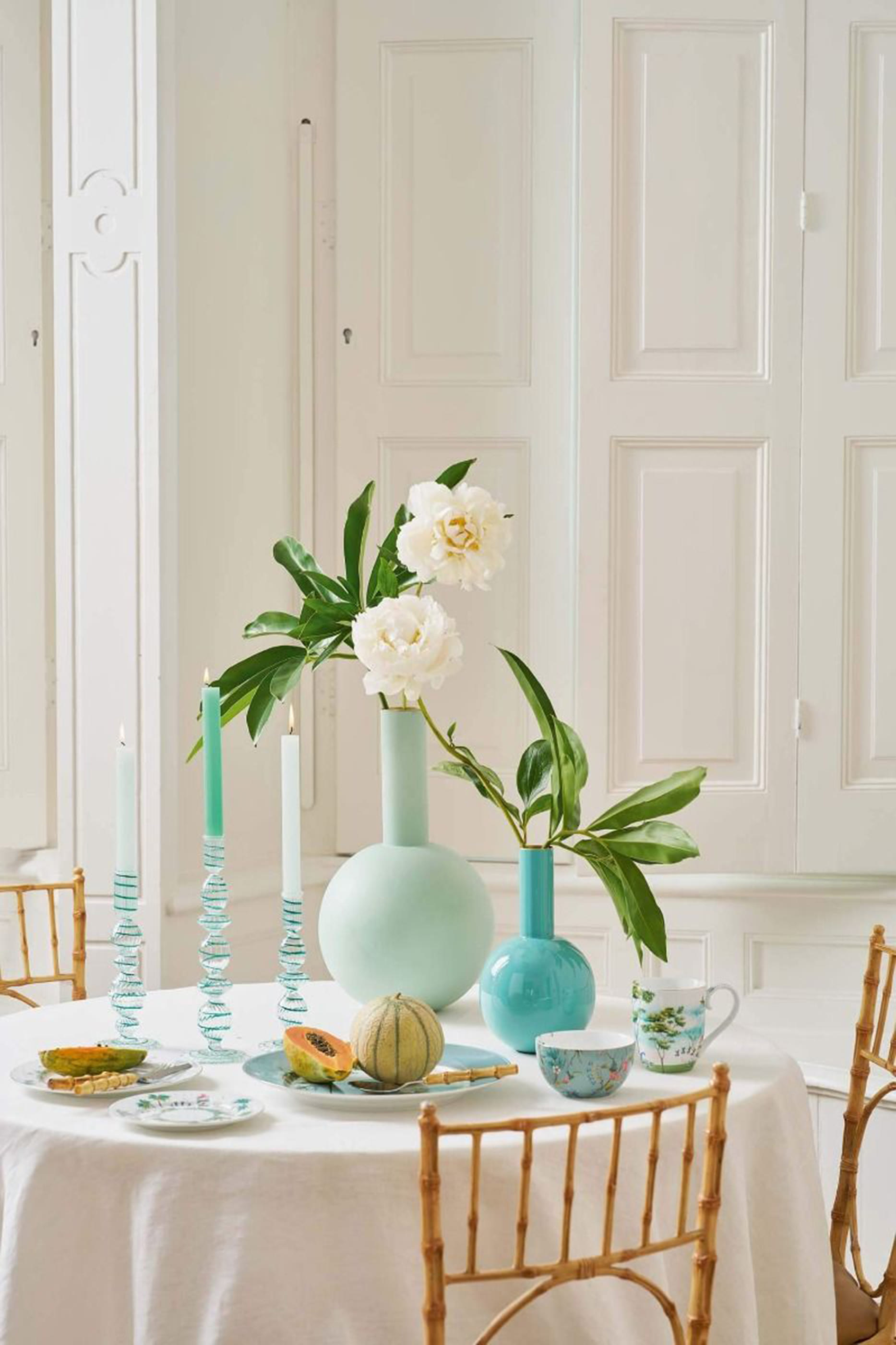 حامل شموع زجاجي بنقشة ملتوية- كبير