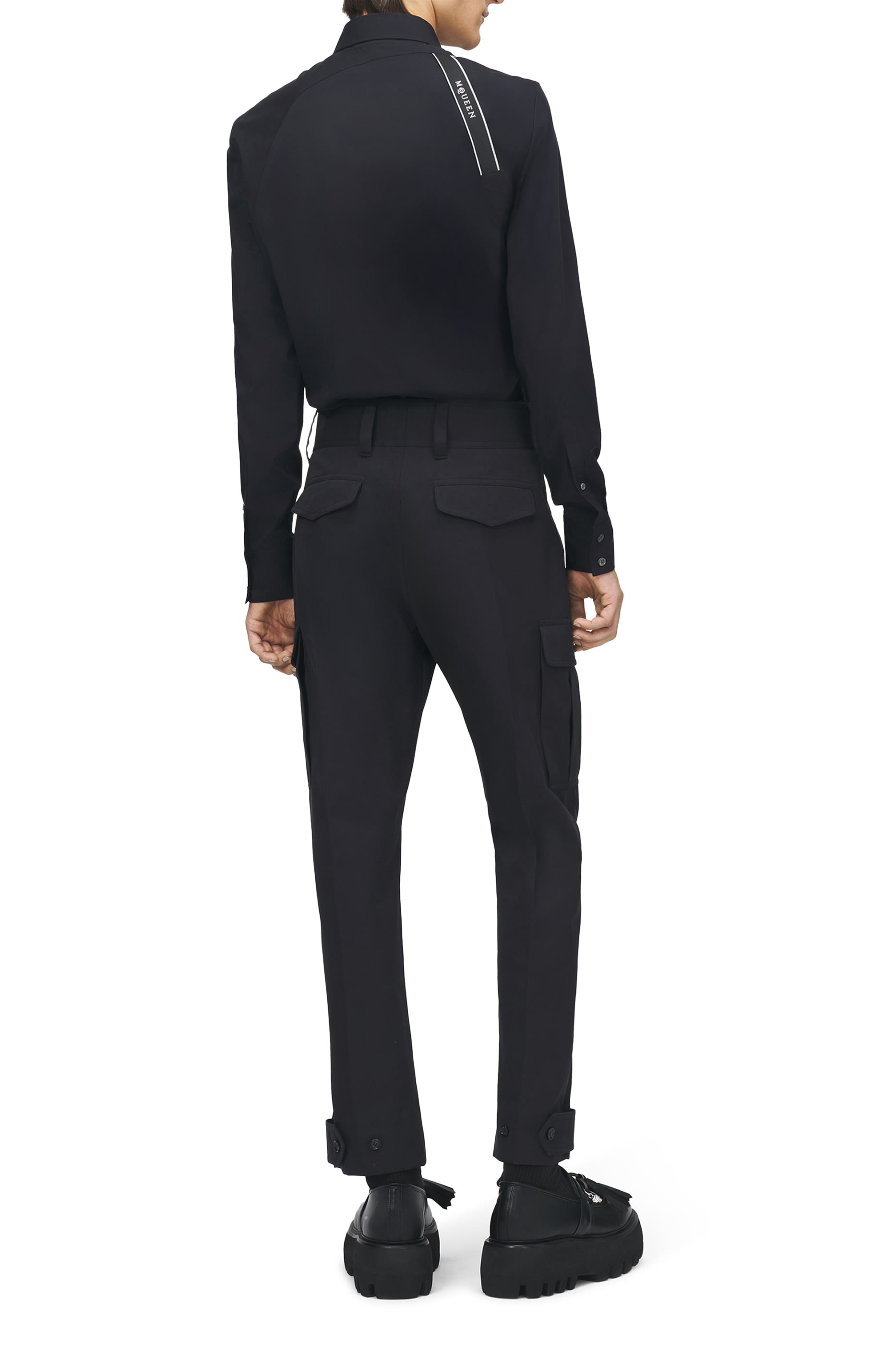 قميص هارنيس بشعار الماركة