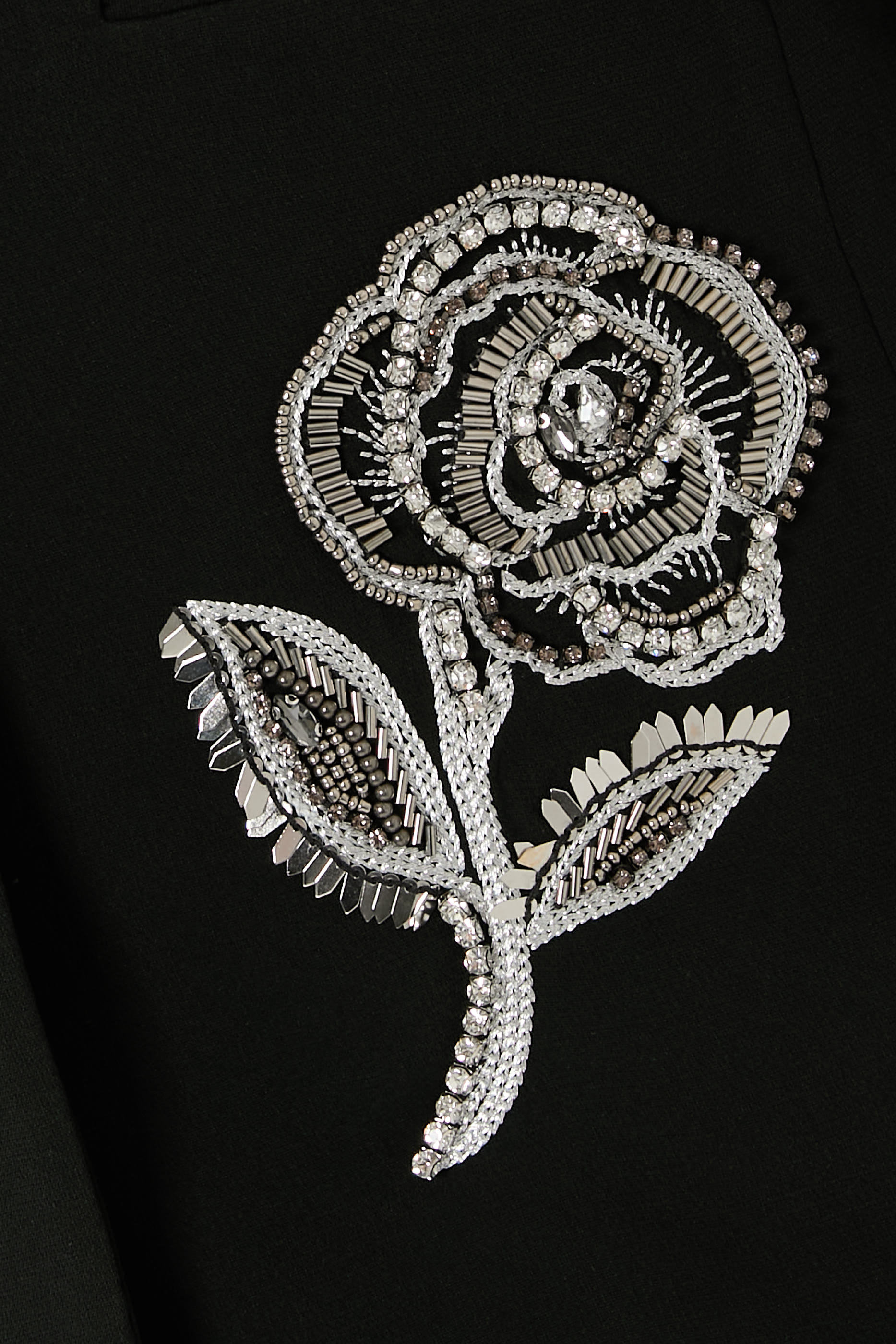 بليزر كارلي بتطريزات بيزلي لامعة