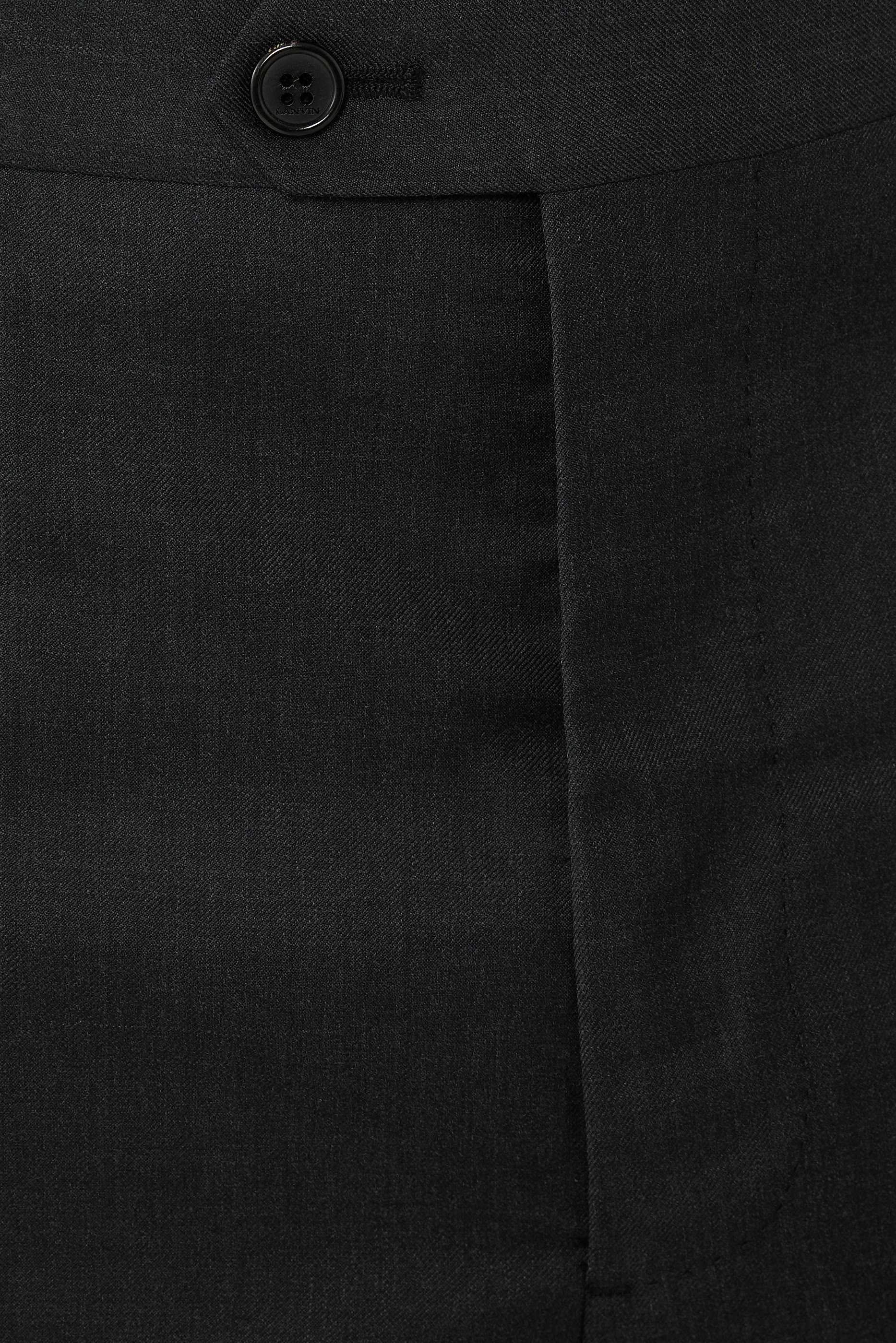 بنطال بقصة مستقيمة مريحة