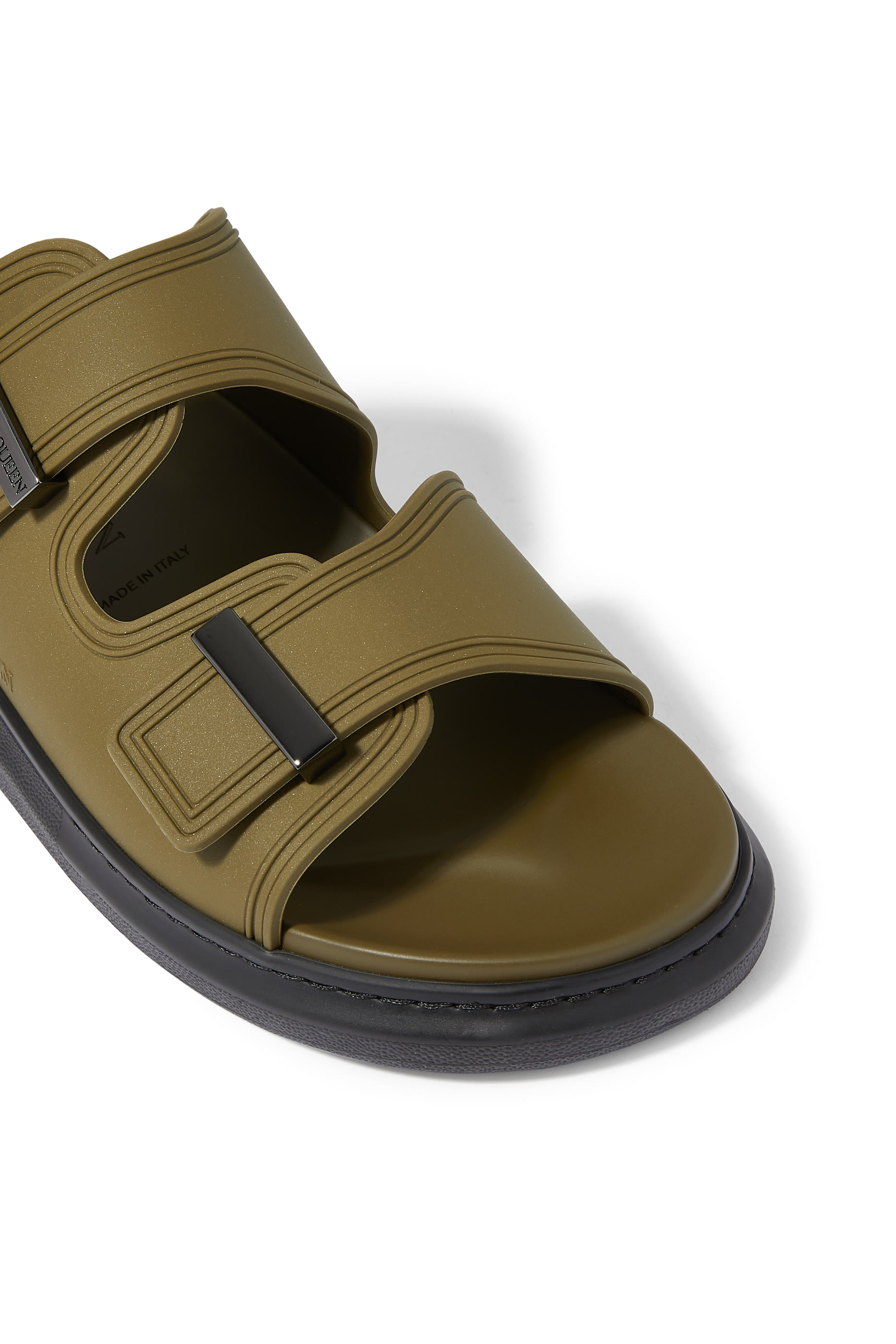 حذاء مفتوح هايبرد