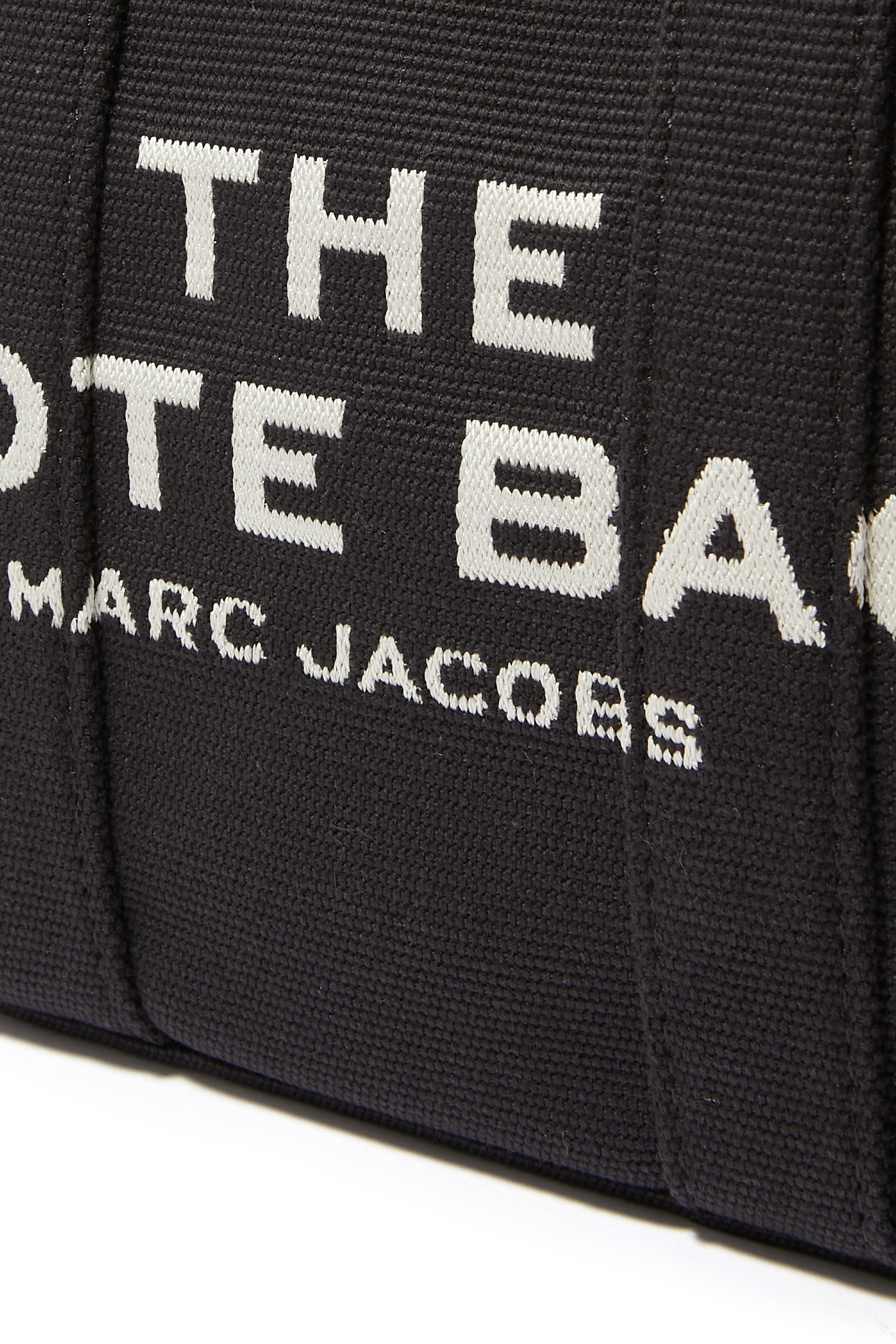 حقيبة يد صغيرة للسفر جاكار