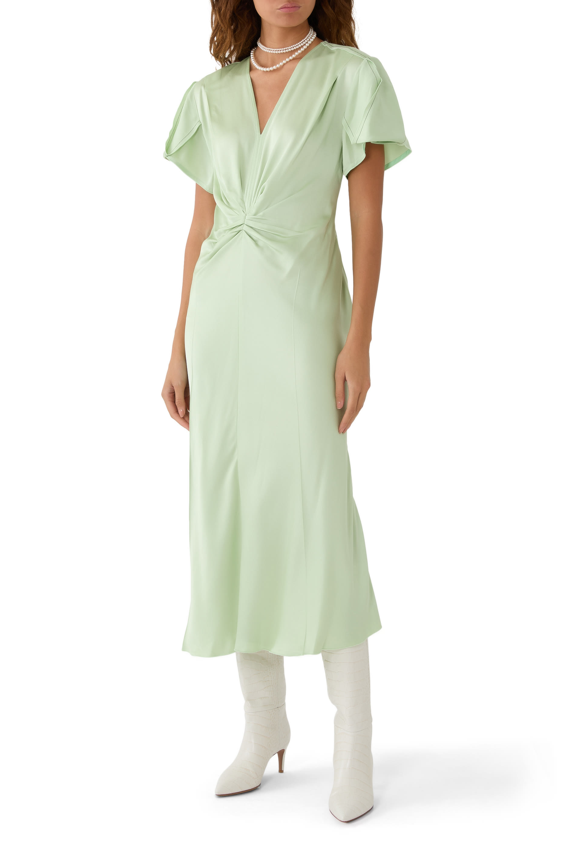 فستان متوسط الطول بياقة V وكشكش