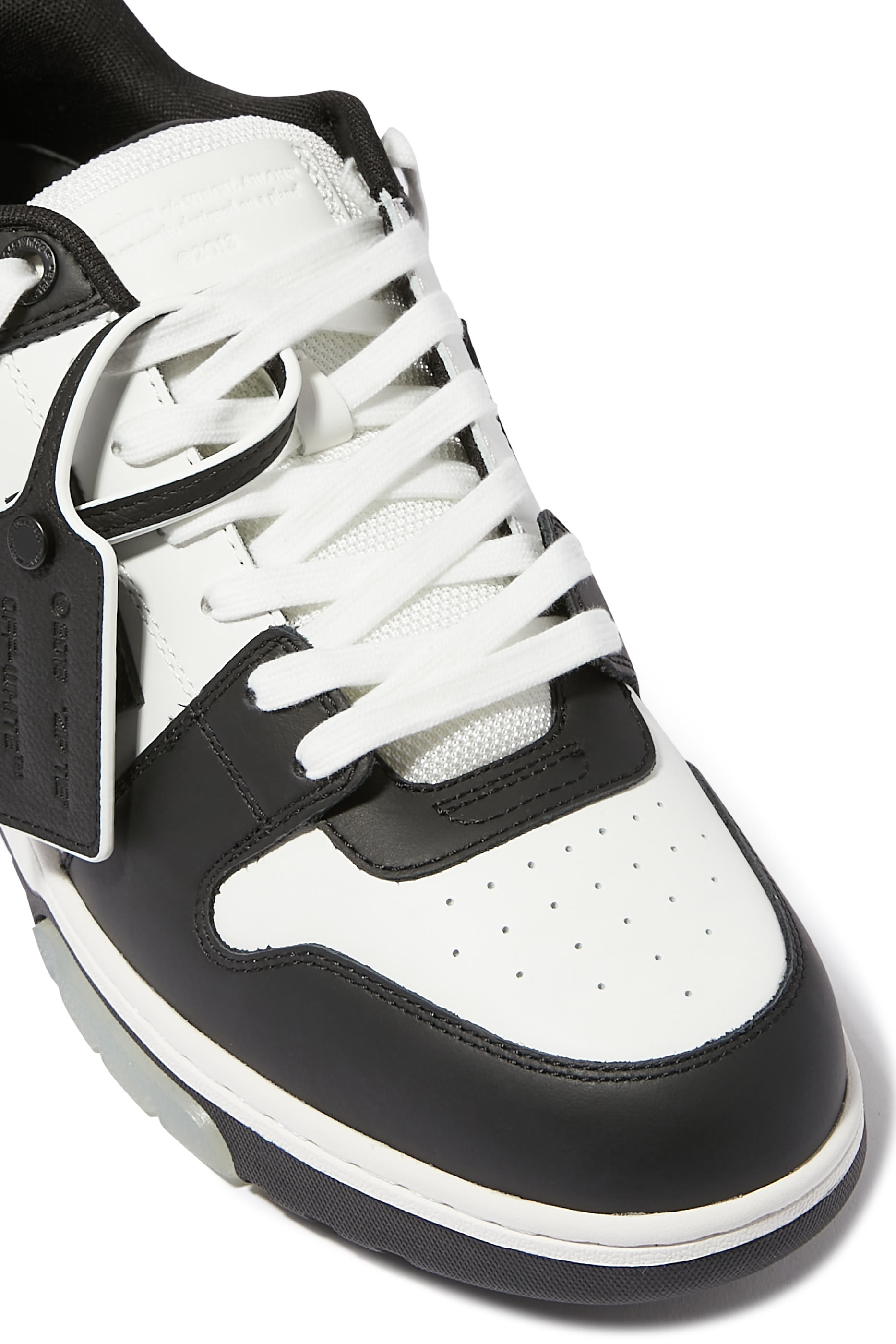 سنيكرز اوت اوف اوفيس جلد