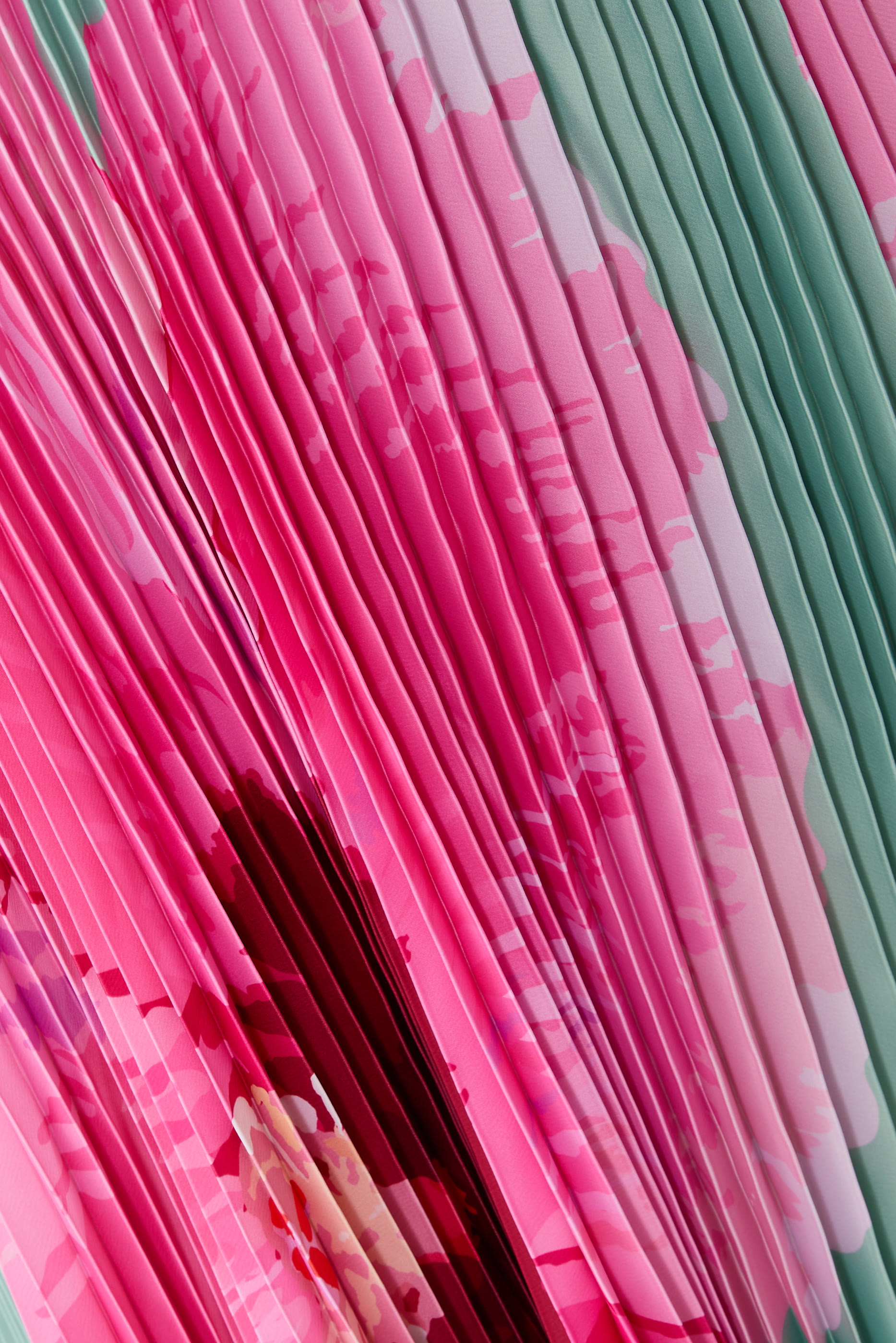 فستان سهرة بيسوس بلا حمالات