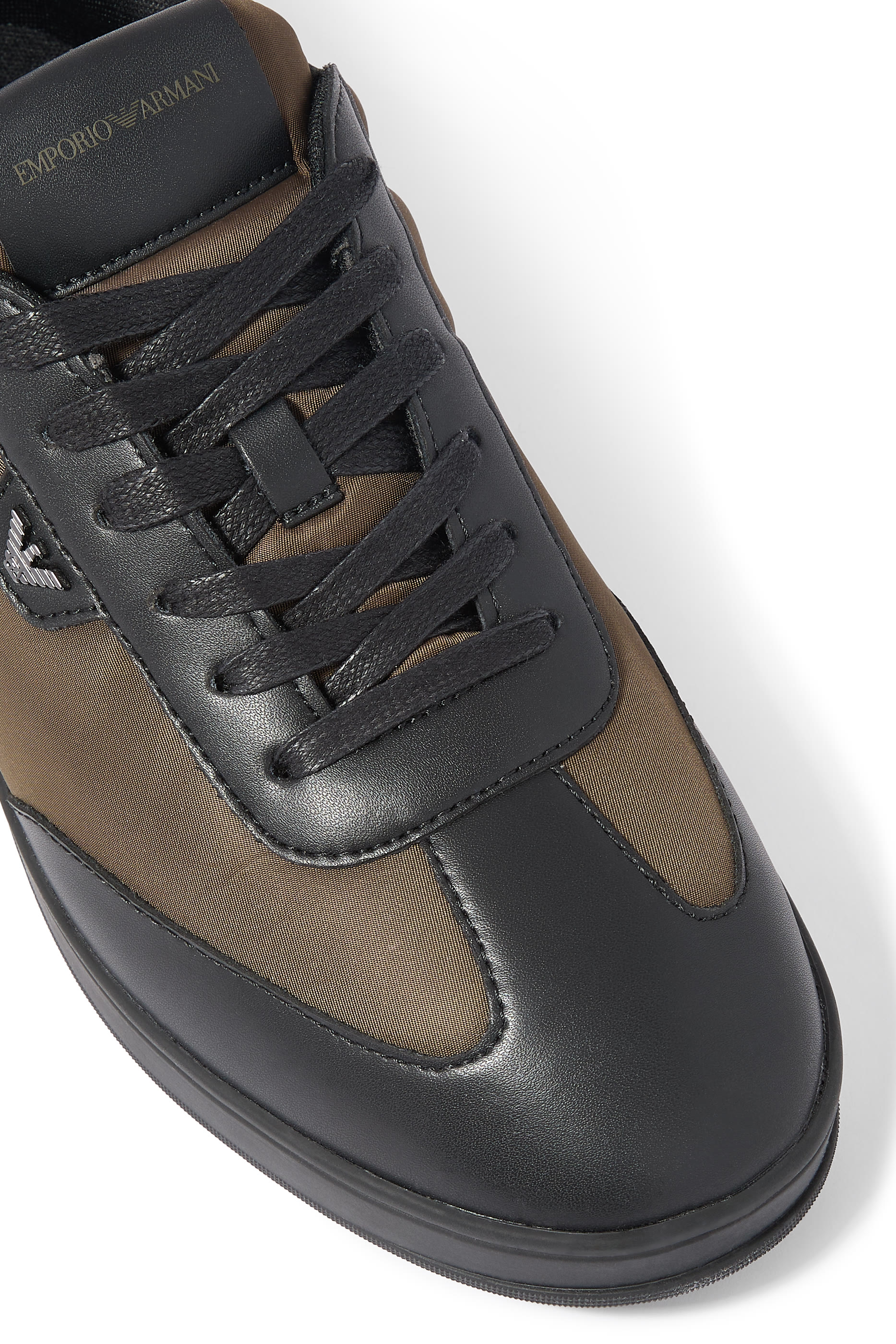 سنيكرز بشعار الماركة