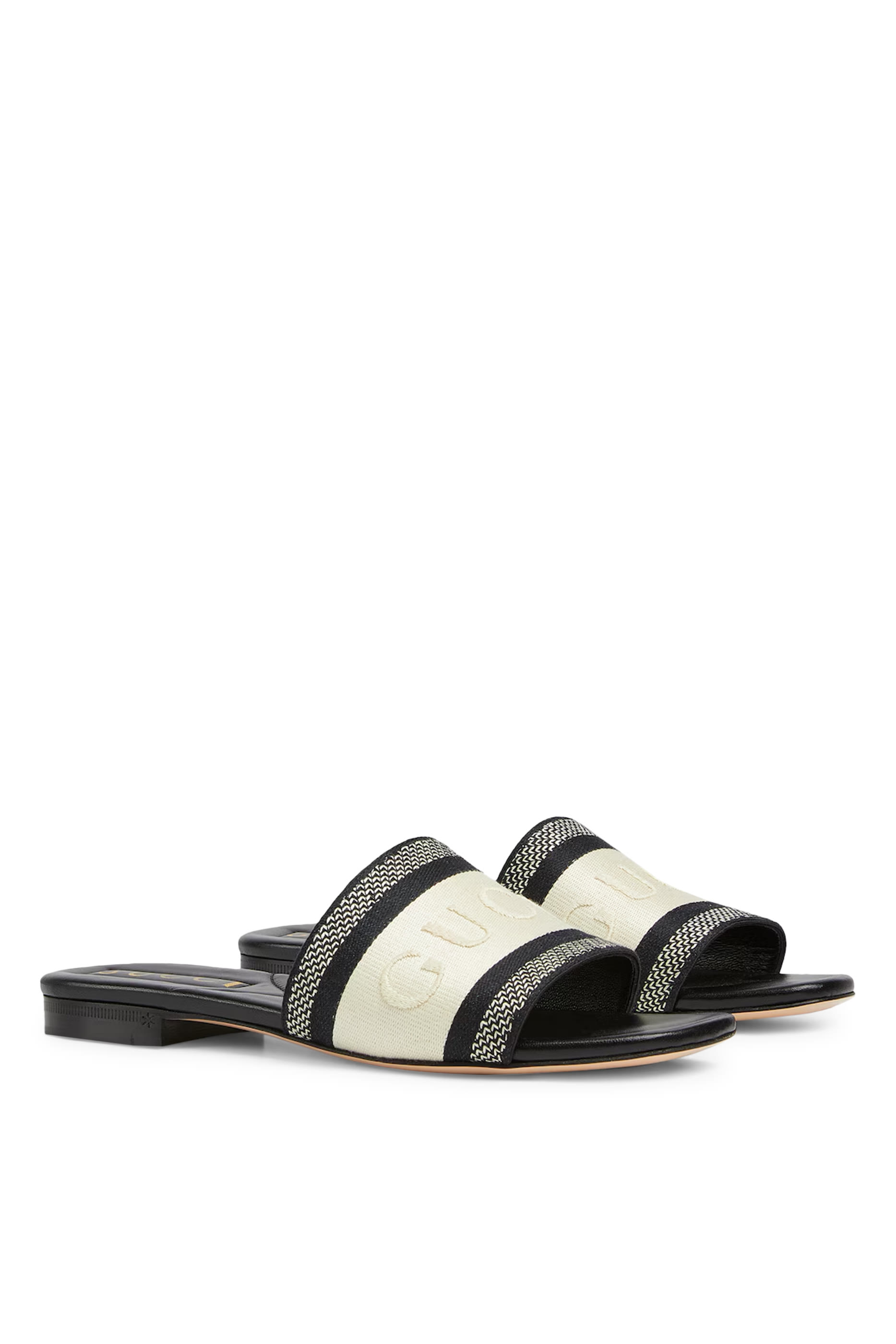 حذاء خفيف بشعار الماركة