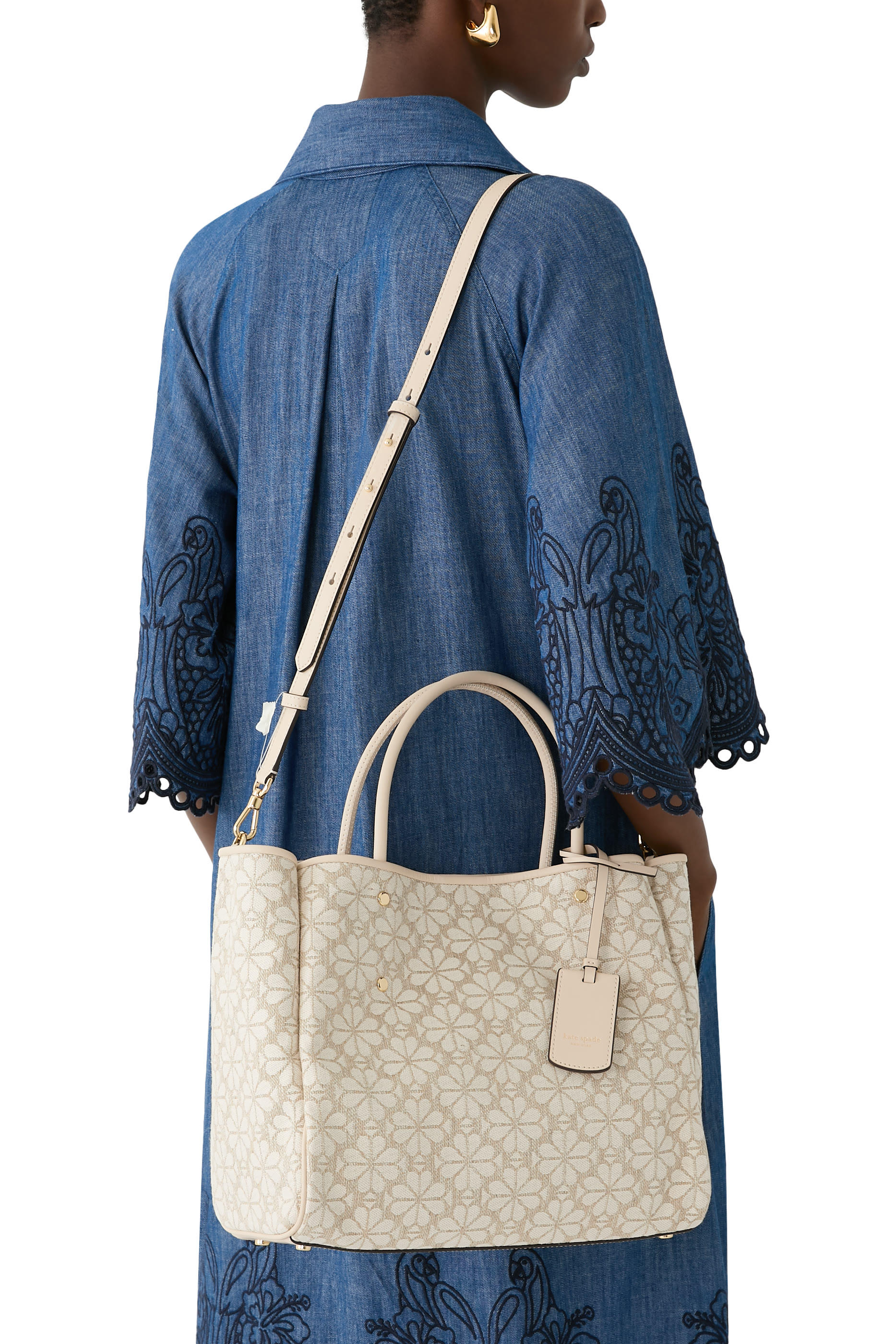 حقيبة يد متوسطة بنقشة زهور بالشكل البستوني حقيبة يد متوسطة بنقشة زهور بالشكل البستوني