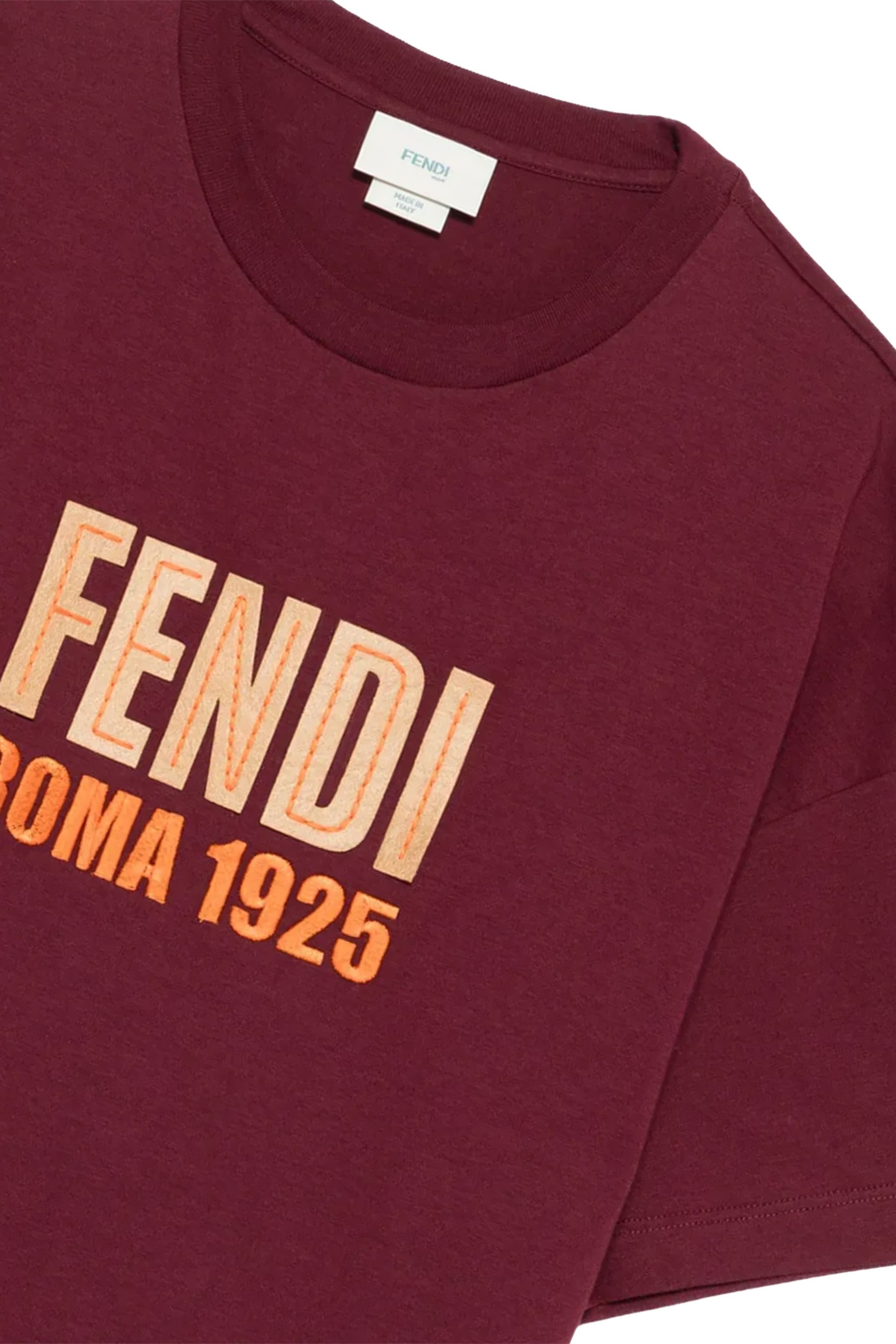 تيشيرت بشعار الماركة للأطفال