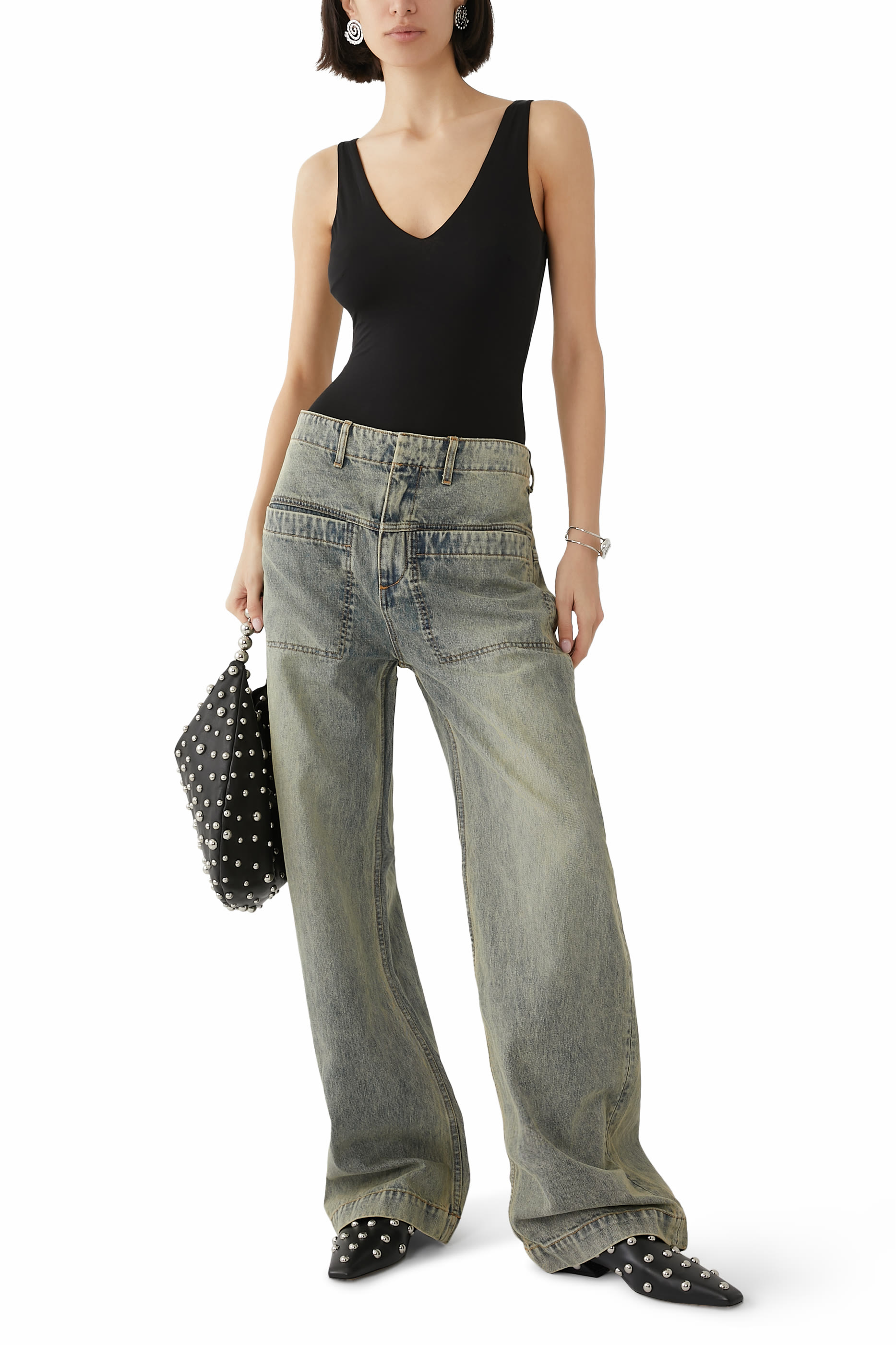 بودي سوت بياقة على شكل حرف V