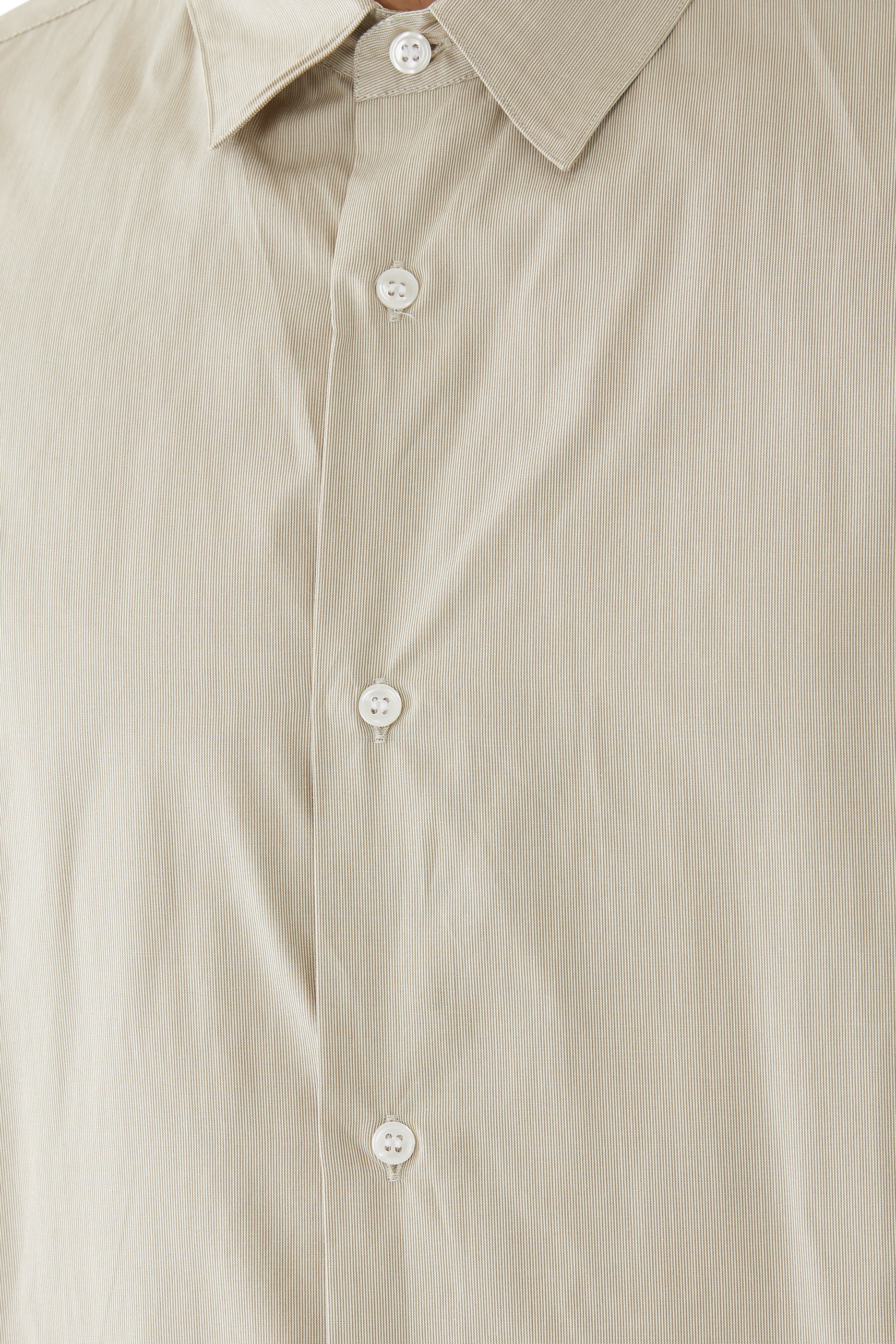 قميص مخطط بياقة وقصة عادية