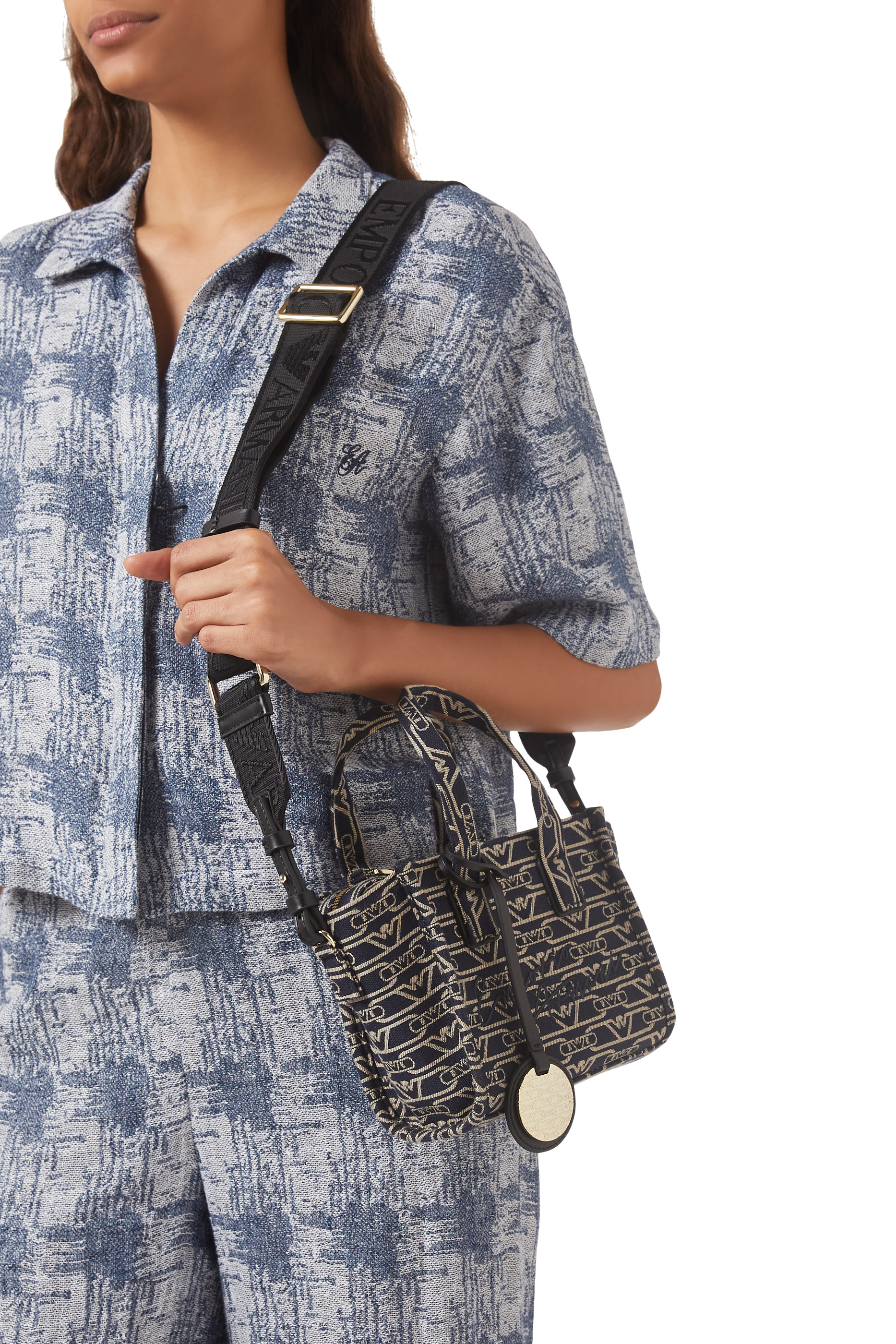 حقيبة يد صغيرة بنقشة حروف شعار الماركة بالكامل null