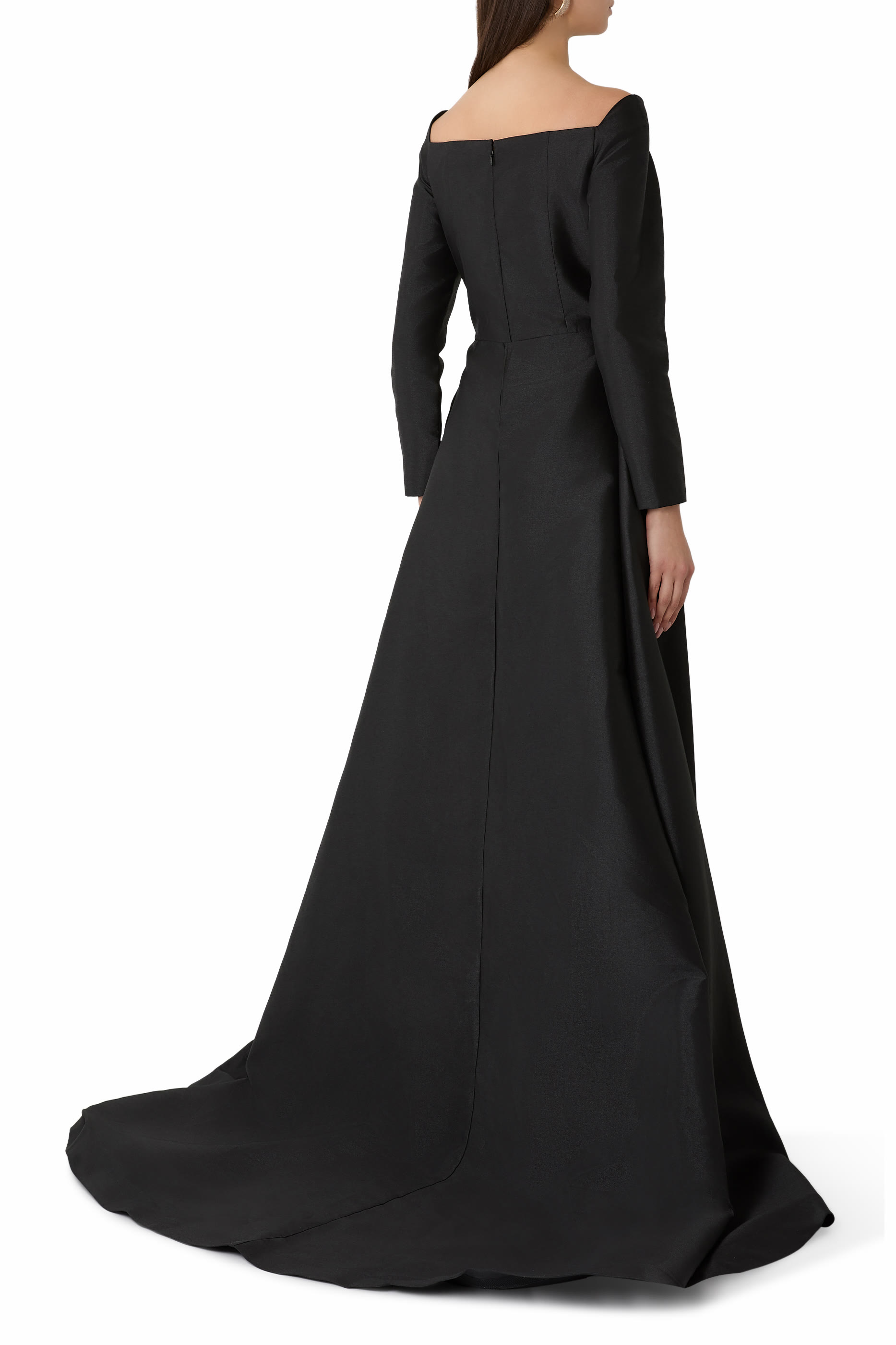 فستان بلا حمالات ستان