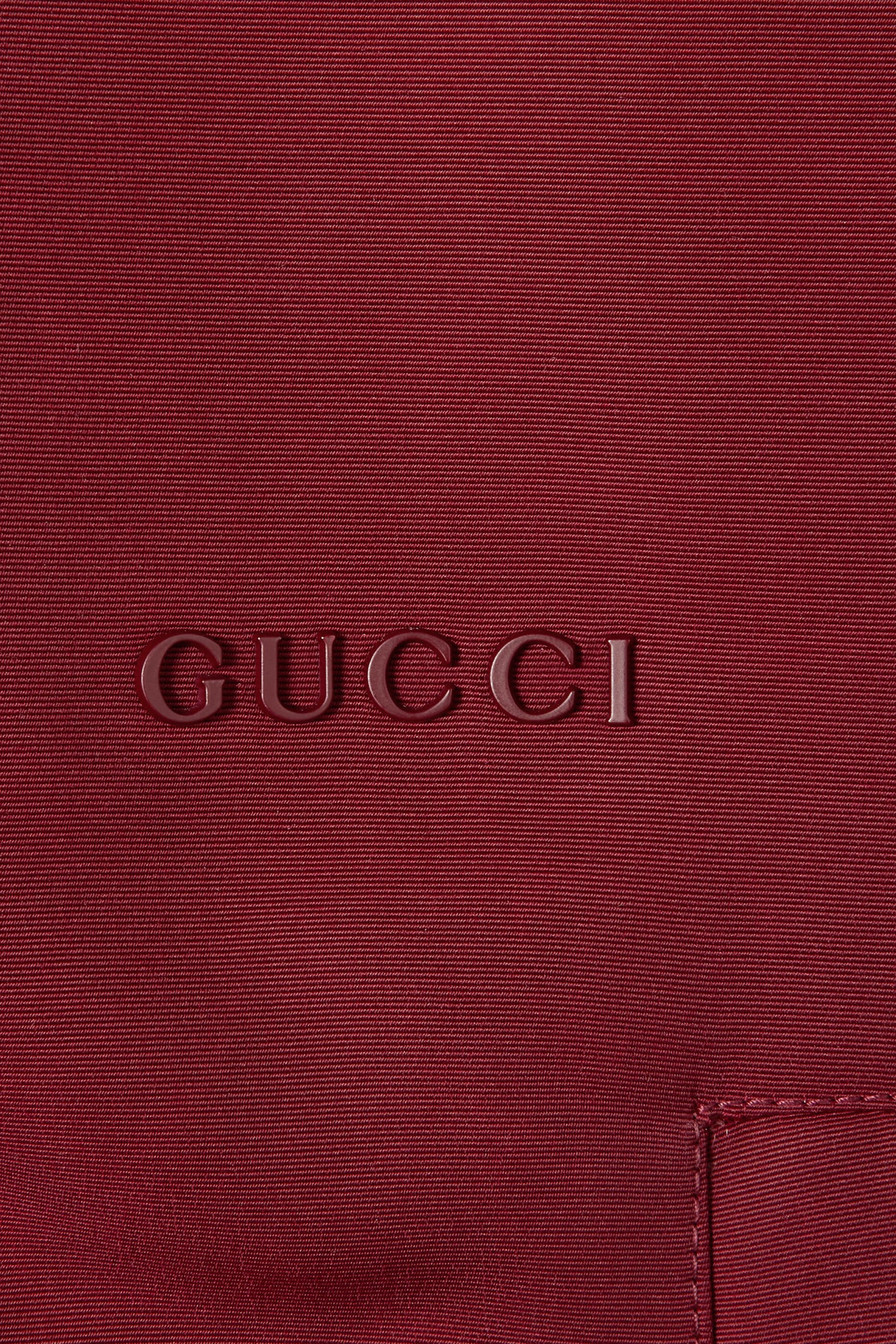 جاكيت بغطاء للرأس وشعار الماركة قماش