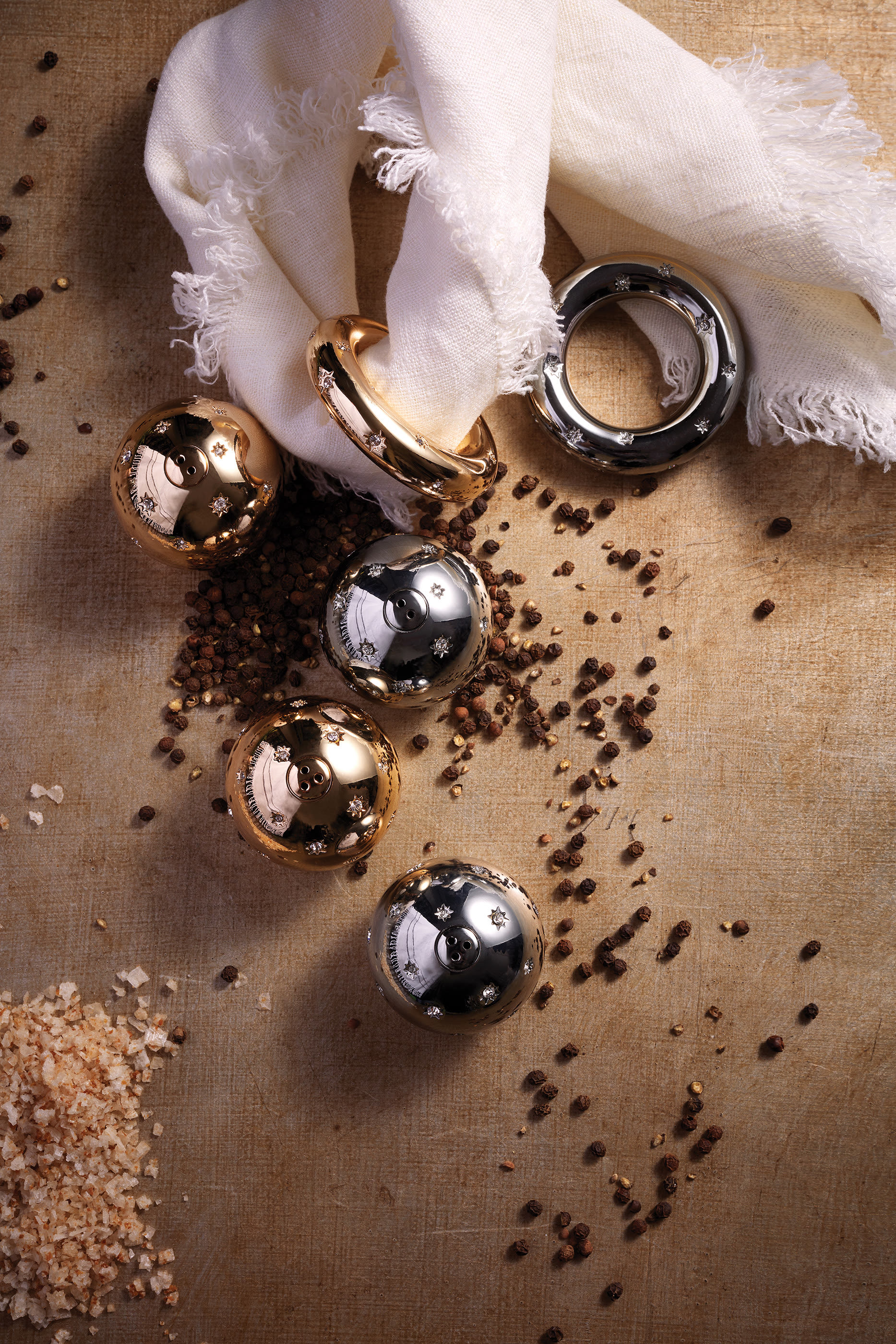 حلقات مناديل بنقشة نجوم مرصعة بكريستال سواروفسكي