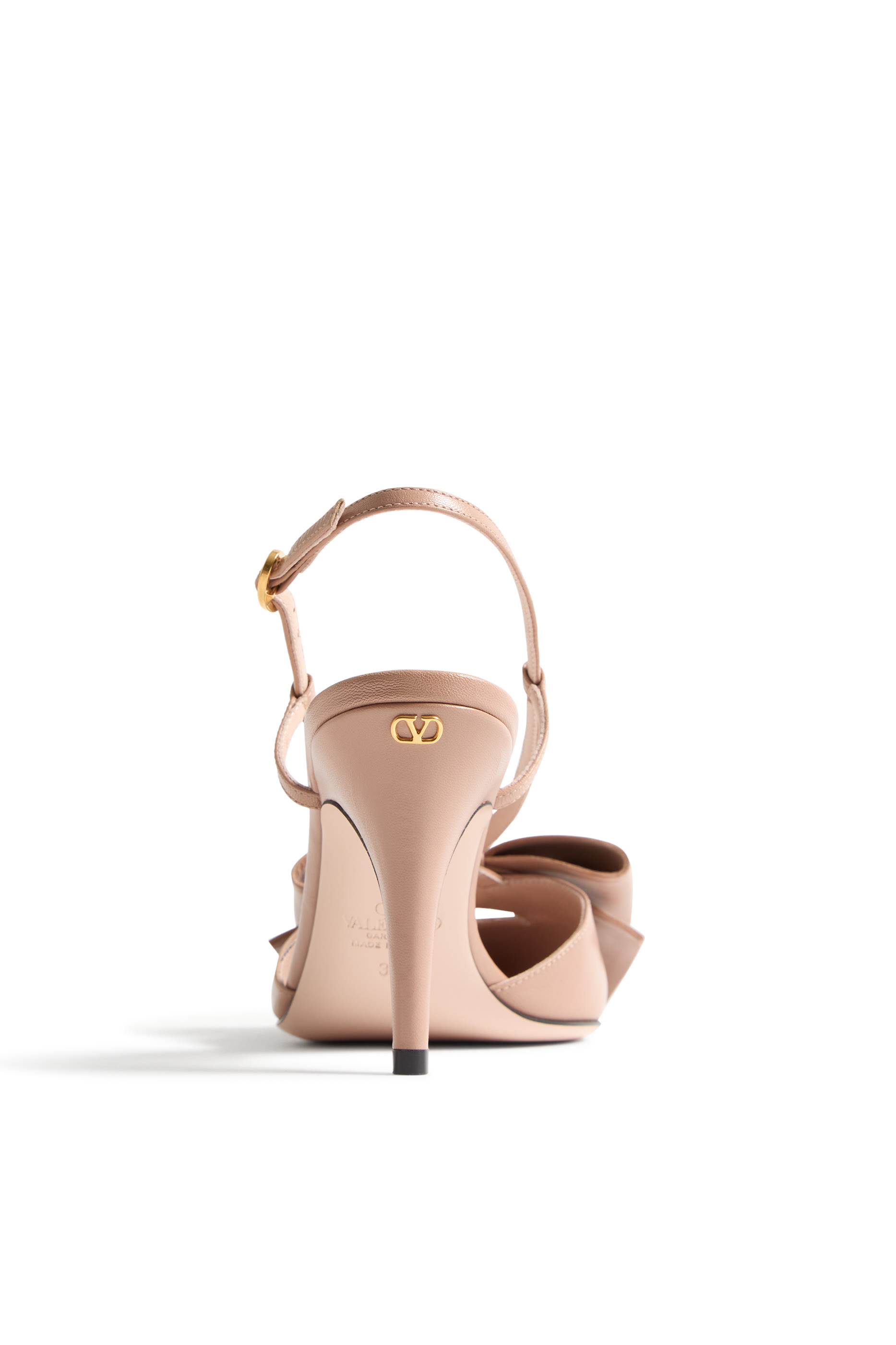 حذاء كلاسيكي 85 بسير خلفي وربطة فيونكة