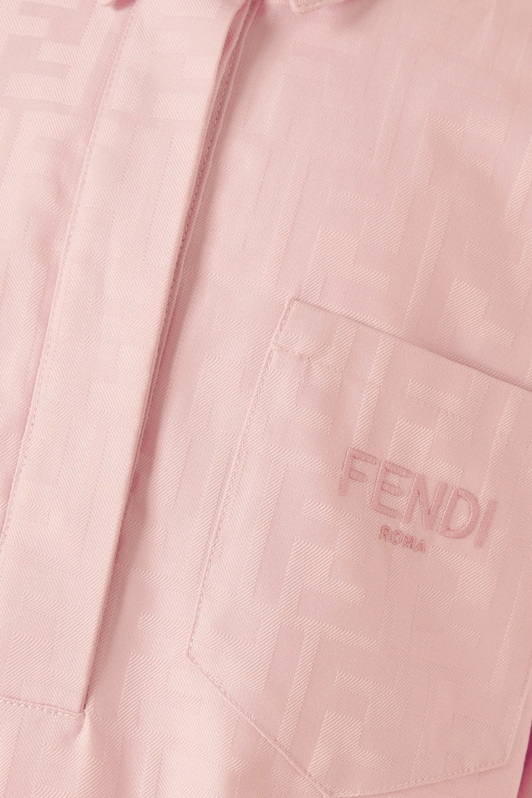 فستان بشعار الماركة مزين بكشكش للأطفال