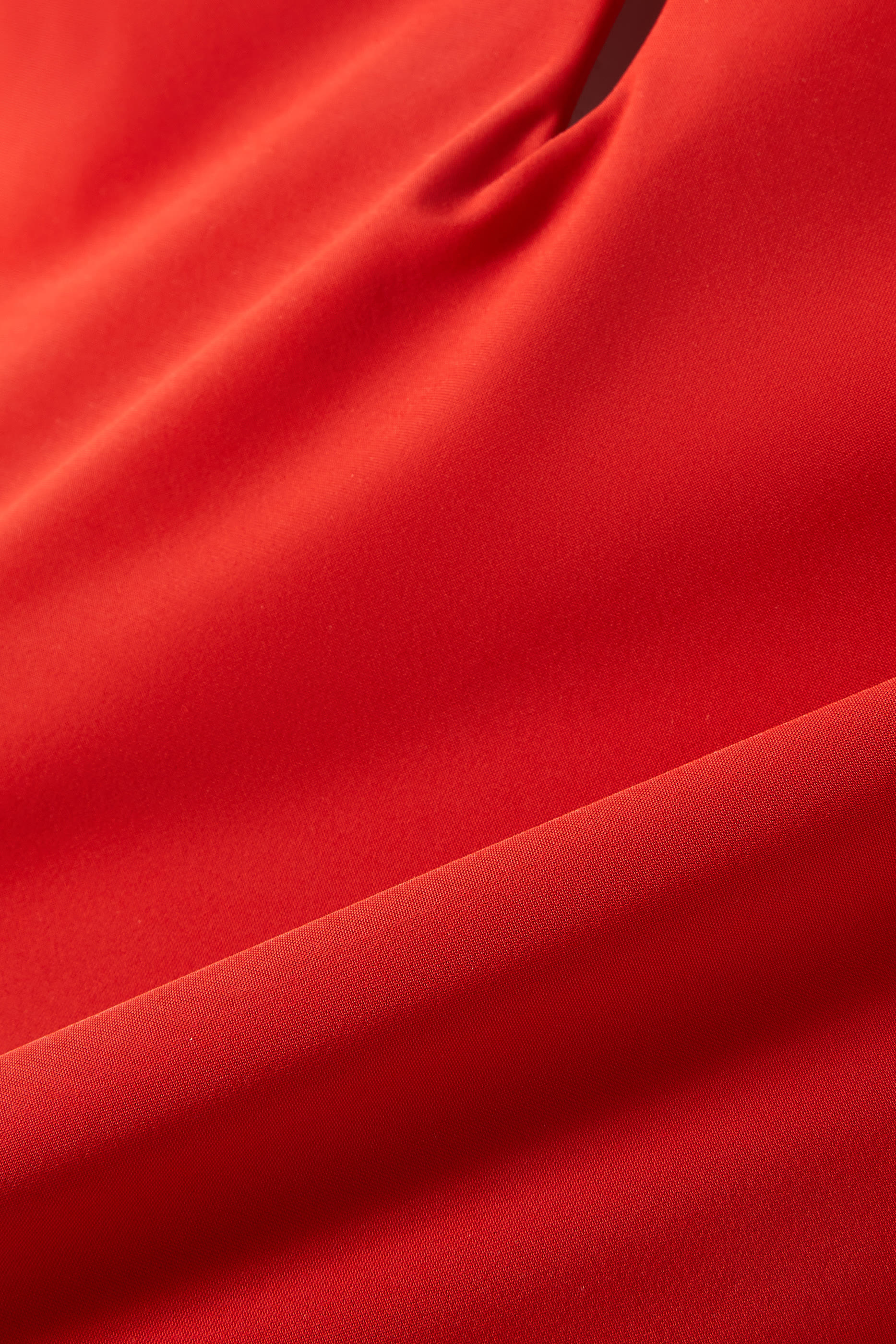 بدلة سباحة فيريتي بتصميم قطعة واحدة