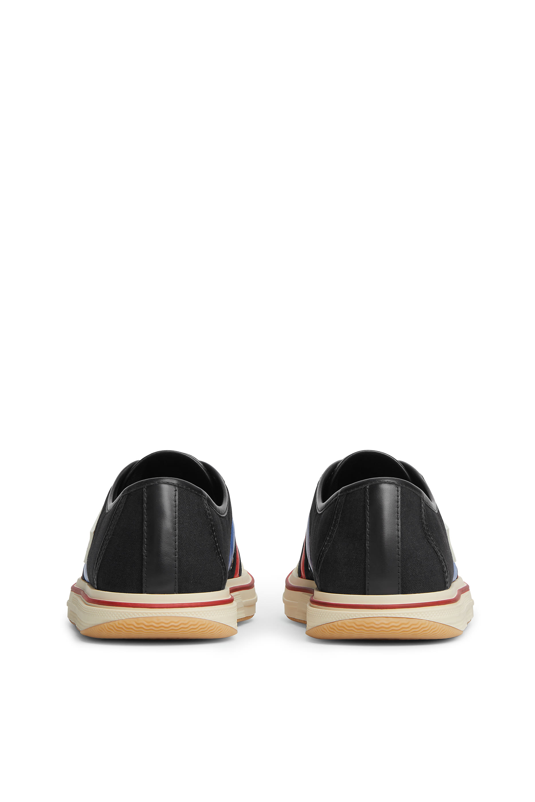 سنيكرز إليوت